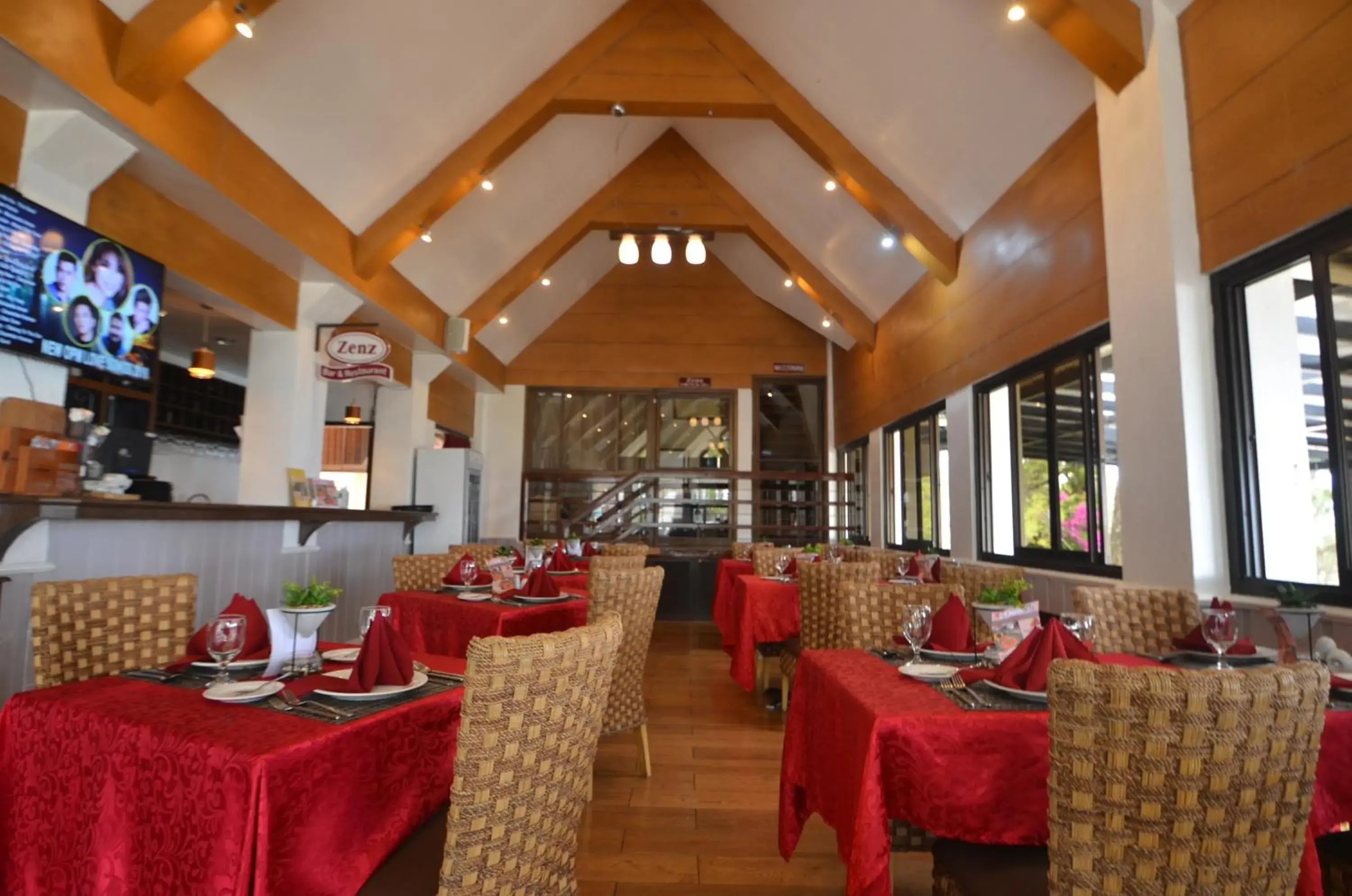 Restaurant/places to eat in Mines View Park Hotel Restaurant/places to eat in Mines View Park Hotel