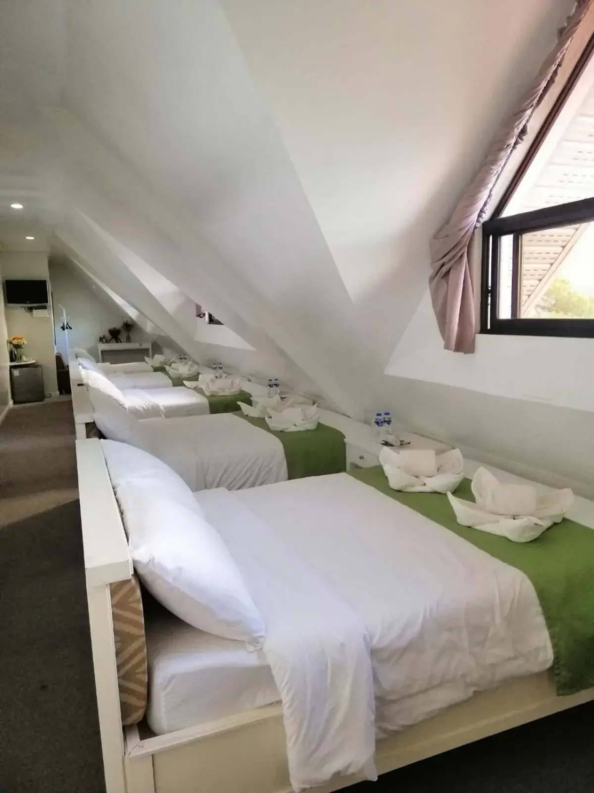 Property building, Bed in Mines View Park Hotel Property building, Bed in Mines View Park Hotel