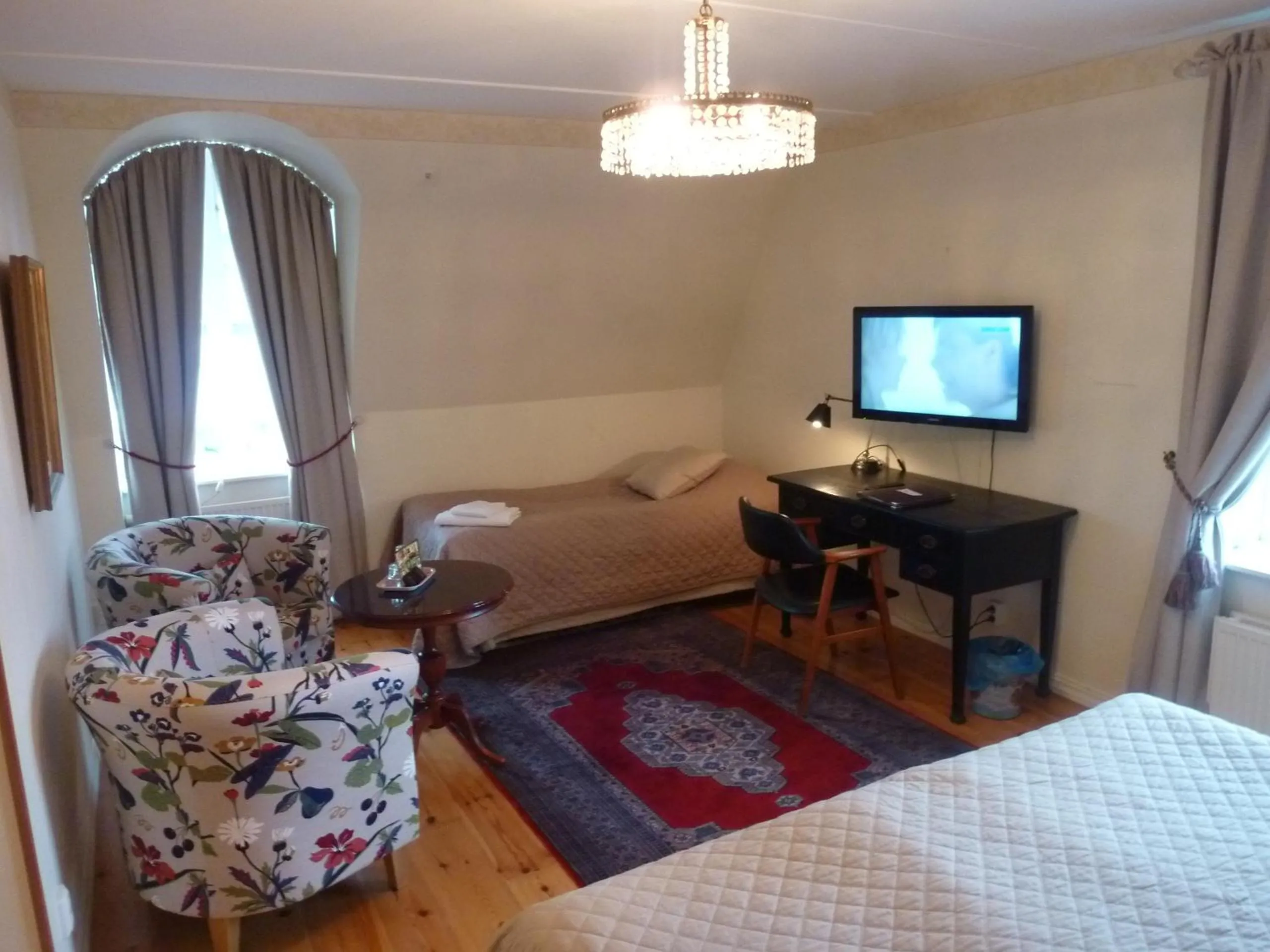 Photo of the whole room, Bed in Nya Pallas Hotel