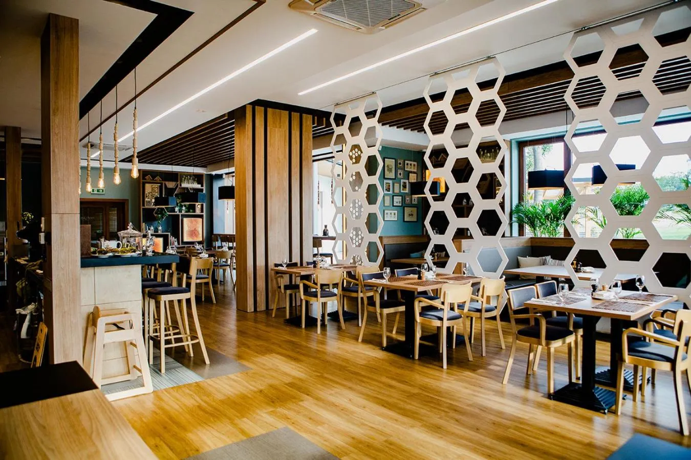 Restaurant/places to eat in Bulwary Biznes