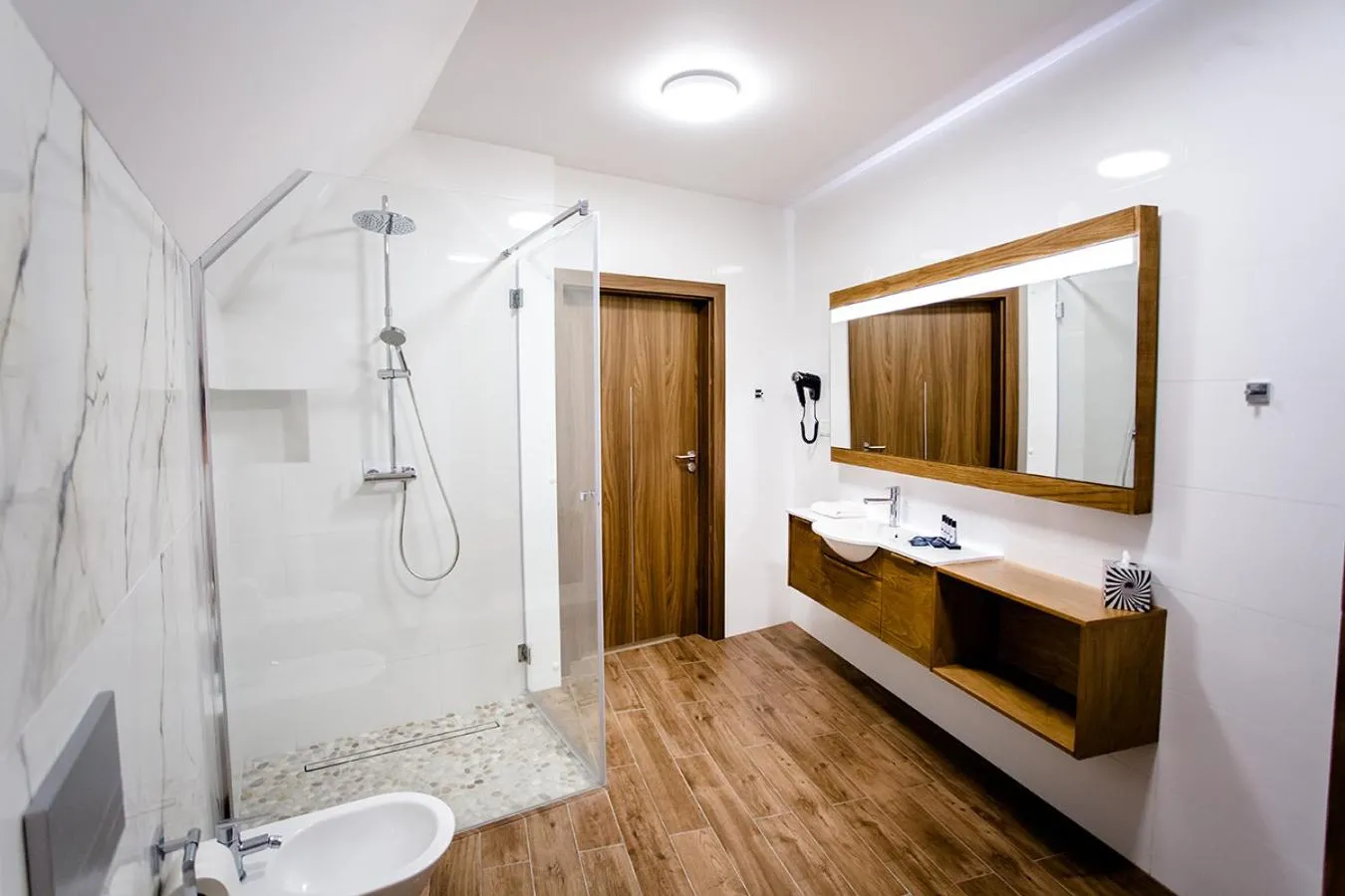 Shower in Bulwary Biznes