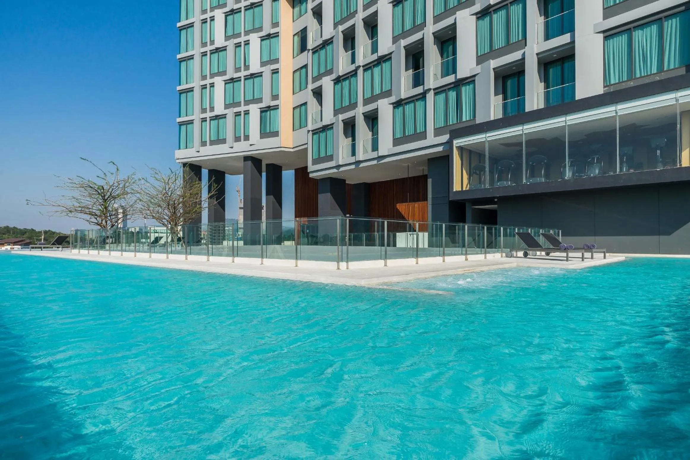 Swimming pool in Arize Hotel Sri Racha