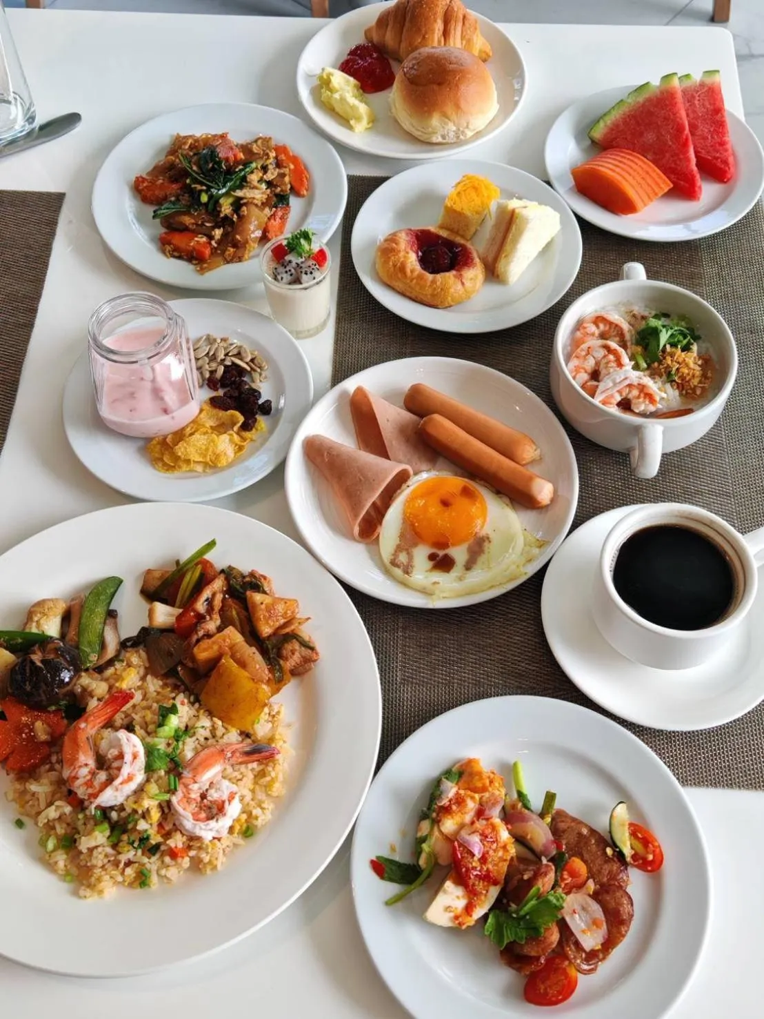 Food in Arize Hotel Sri Racha