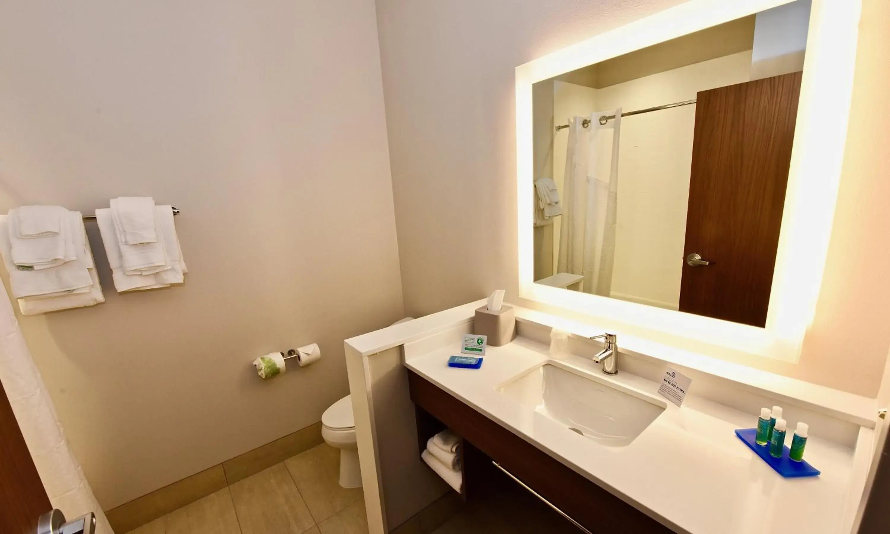 Standard Room with Two Queen Beds in Holiday Inn Express & Suites - Perryville I-55, an IHG Hotel Standard Room with Two Queen Beds in Holiday Inn Express & Suites - Perryville I-55, an IHG Hotel