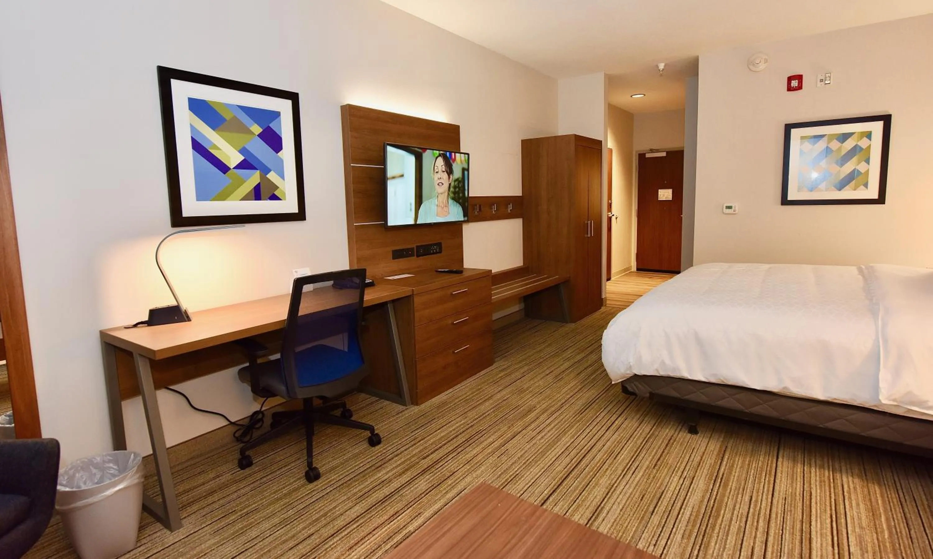 Photo of the whole room, Bed in Holiday Inn Express & Suites - Perryville I-55, an IHG Hotel