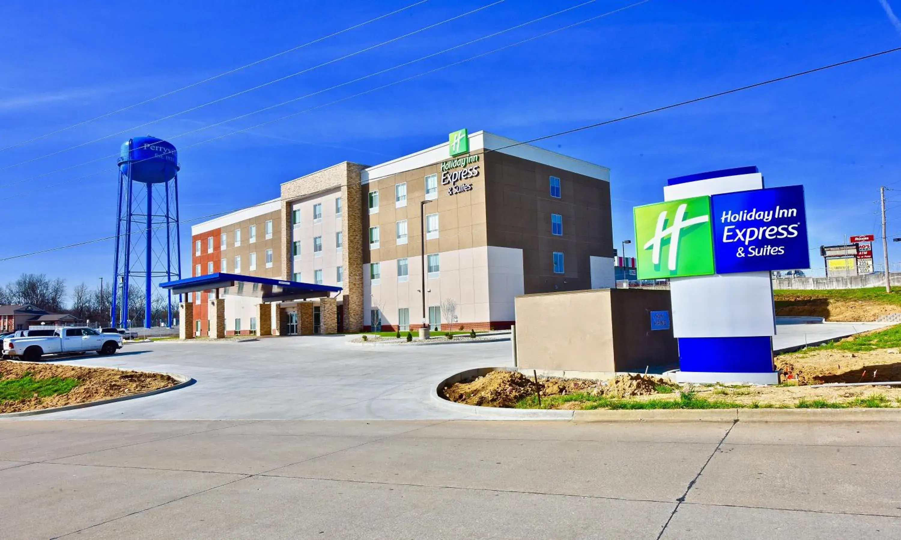 Property building in Holiday Inn Express & Suites - Perryville I-55, an IHG Hotel Property building in Holiday Inn Express & Suites - Perryville I-55, an IHG Hotel