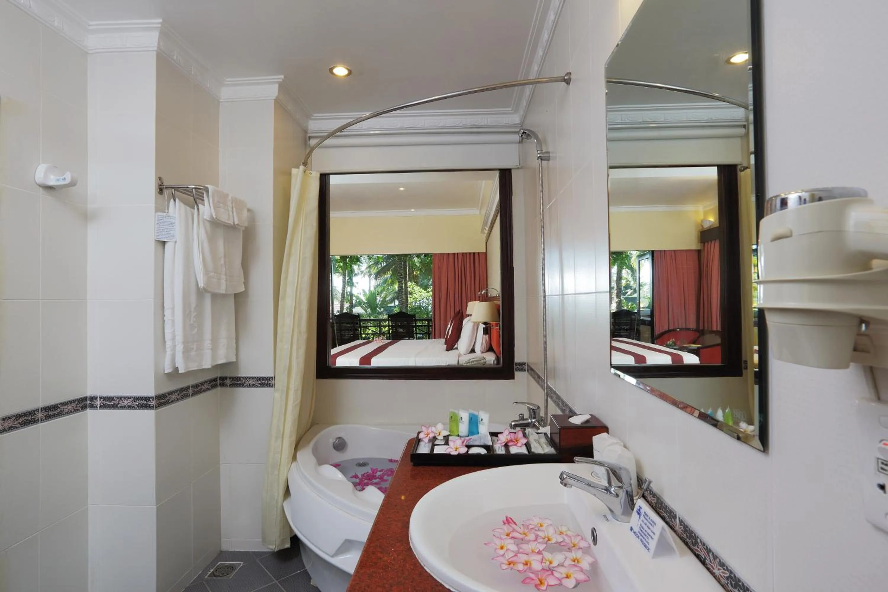 Bathroom, Bed in Saigon Phu Quoc Resort & Spa