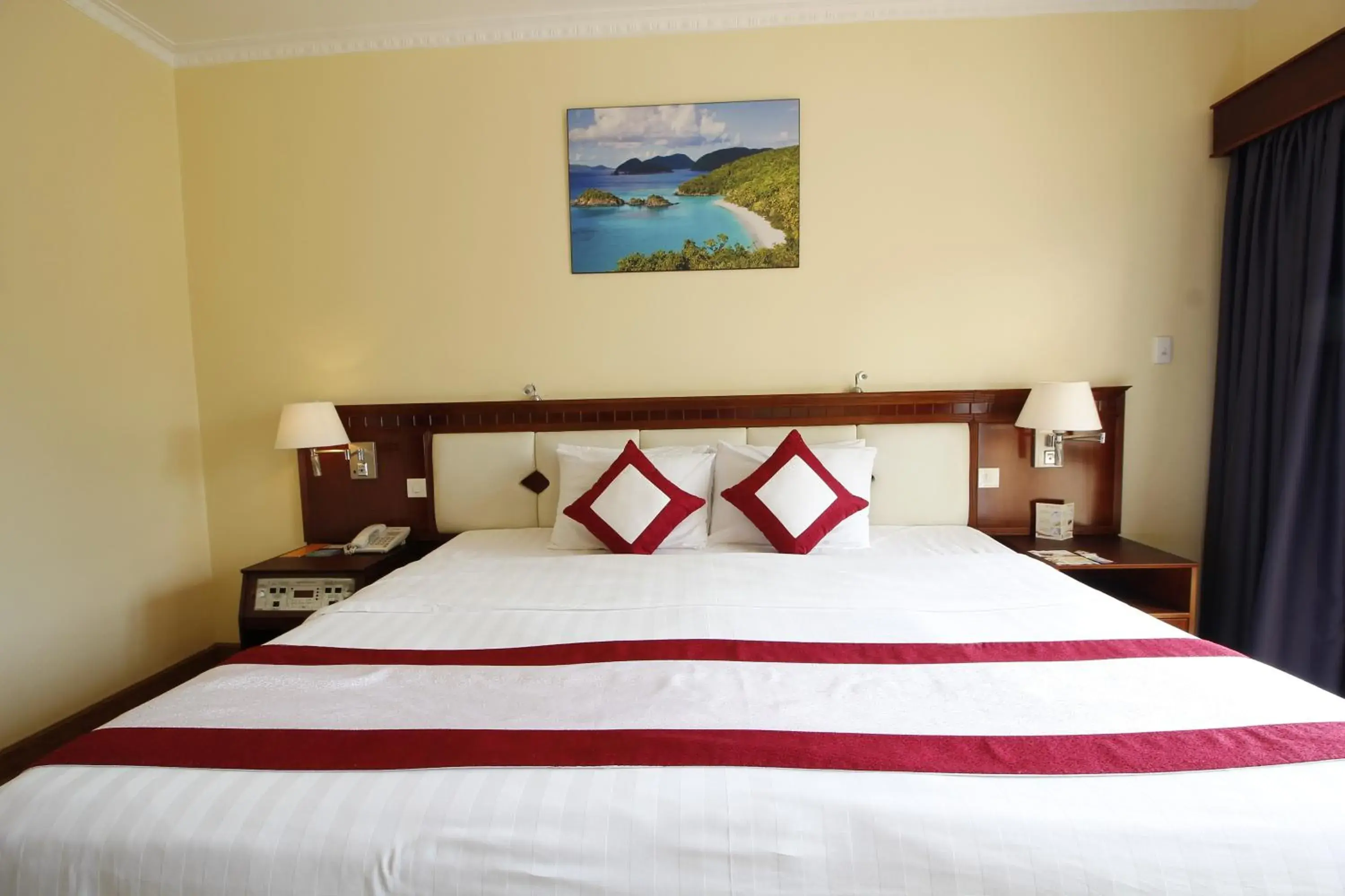 Bed in Saigon Phu Quoc Resort & Spa Bed in Saigon Phu Quoc Resort & Spa