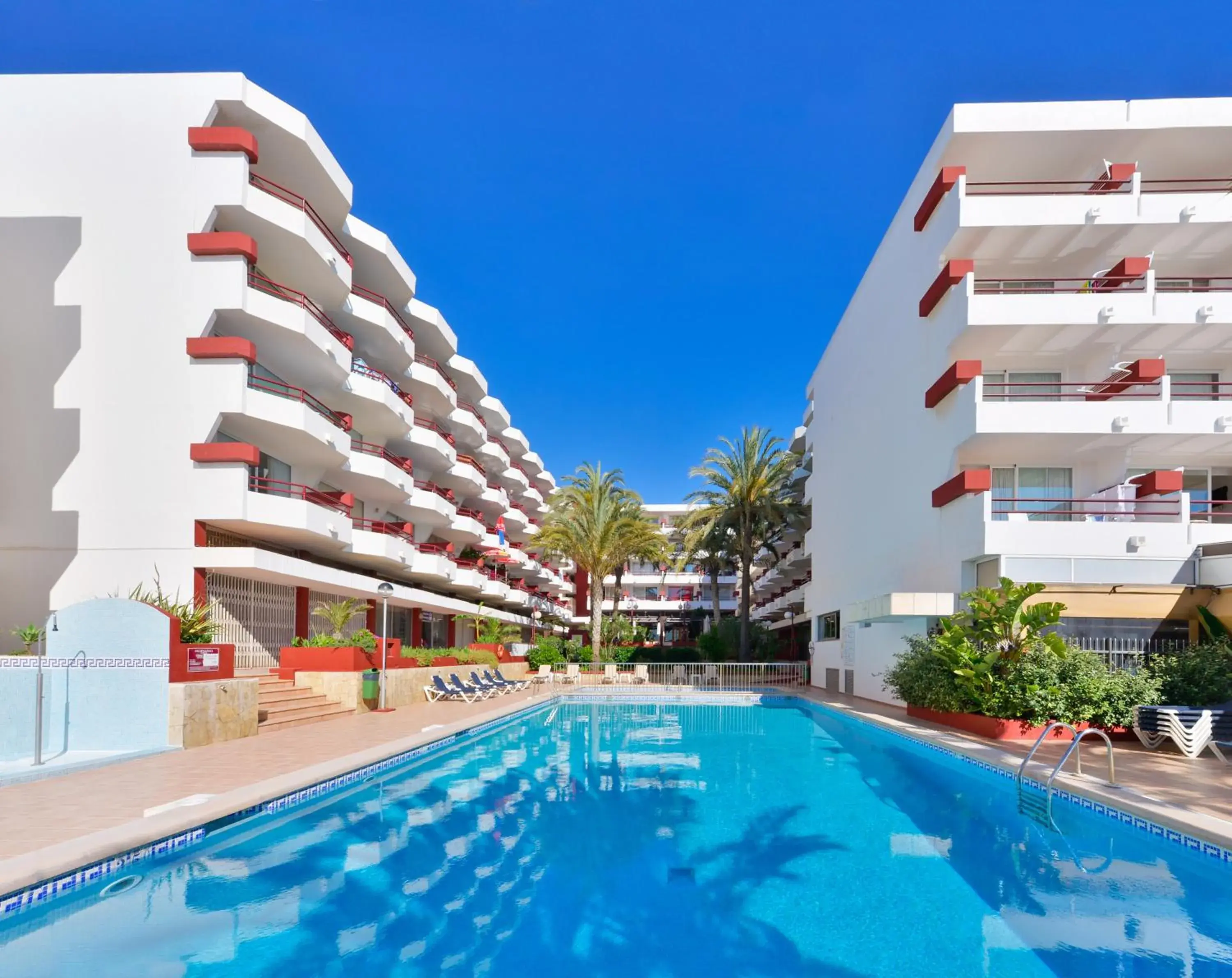 One-Bedroom Apartment (3 Adults + 1 Child) in Apartamentos Lido One-Bedroom Apartment (3 Adults + 1 Child) in Apartamentos Lido
