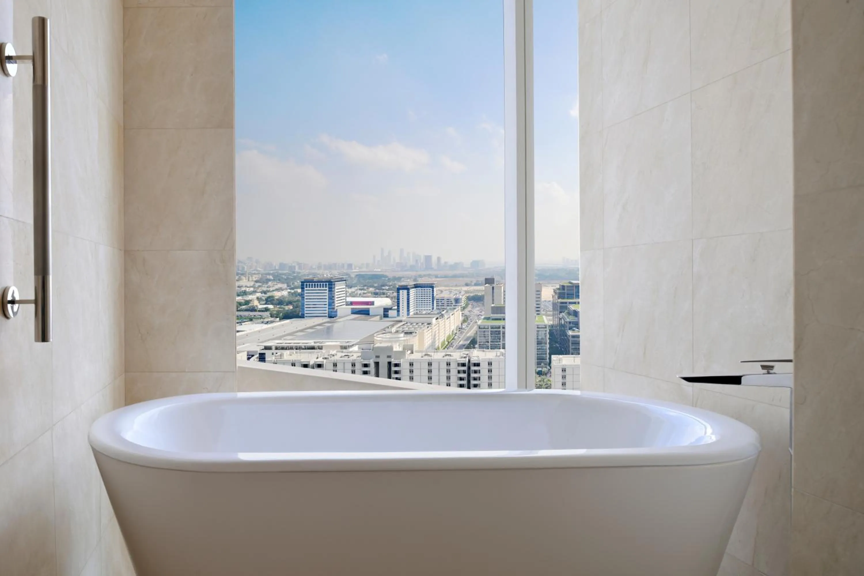 Bath in voco Dubai by IHG