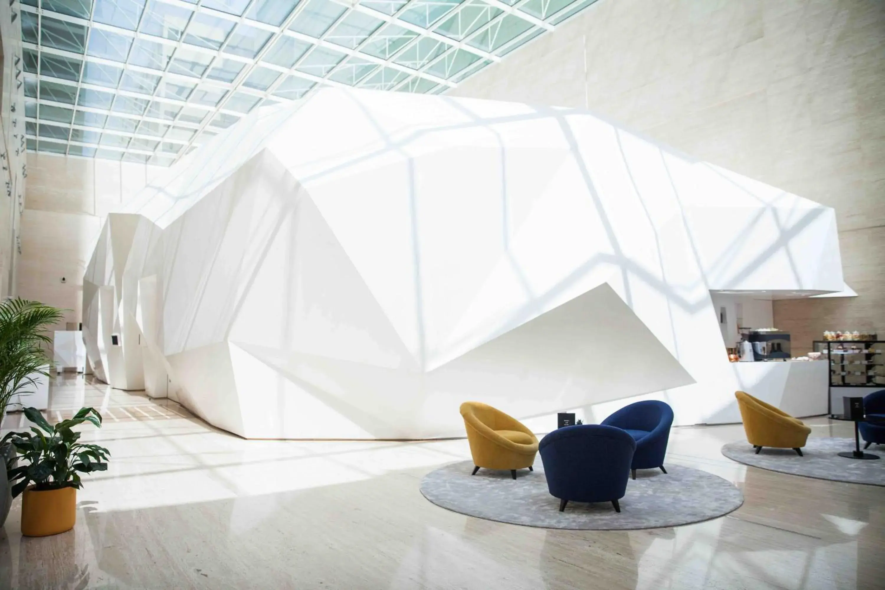 Facade/entrance in voco Dubai by IHG Facade/entrance in voco Dubai by IHG