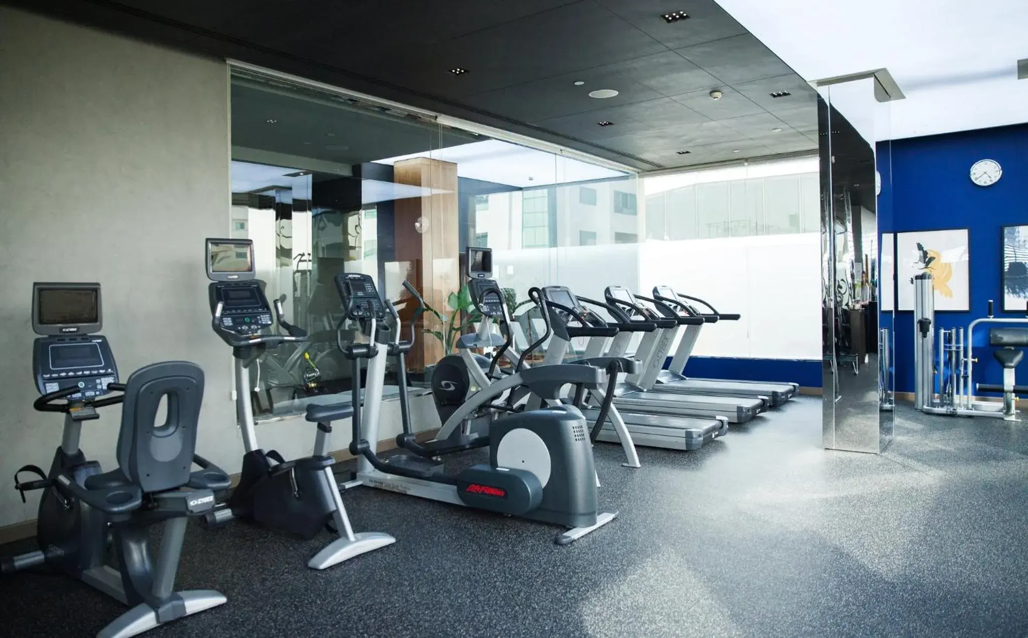 Fitness centre/facilities in voco Dubai by IHG Fitness centre/facilities in voco Dubai by IHG