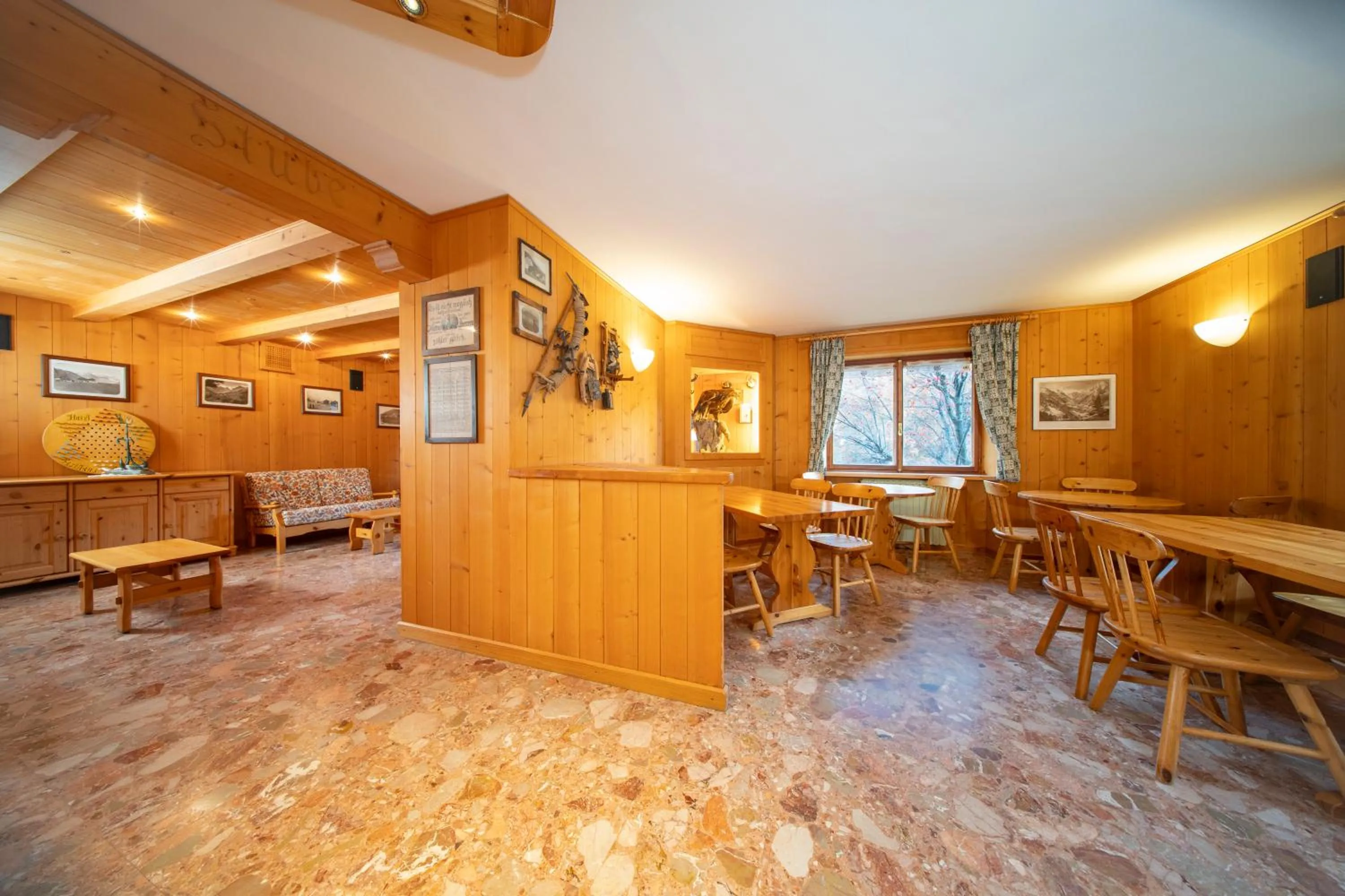 Communal lounge/ TV room in Locanda del Lysjoch