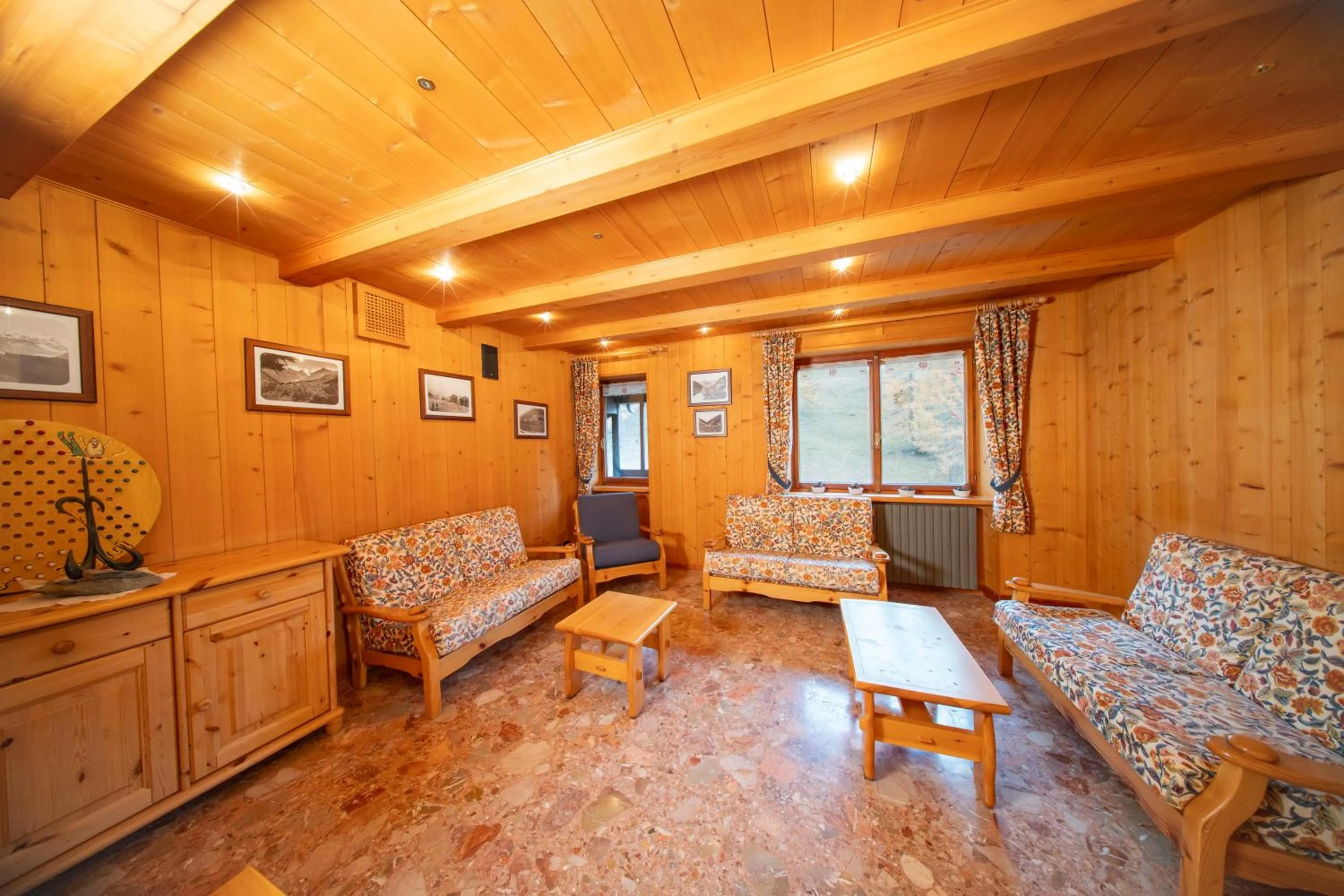 Lounge or bar in Locanda del Lysjoch