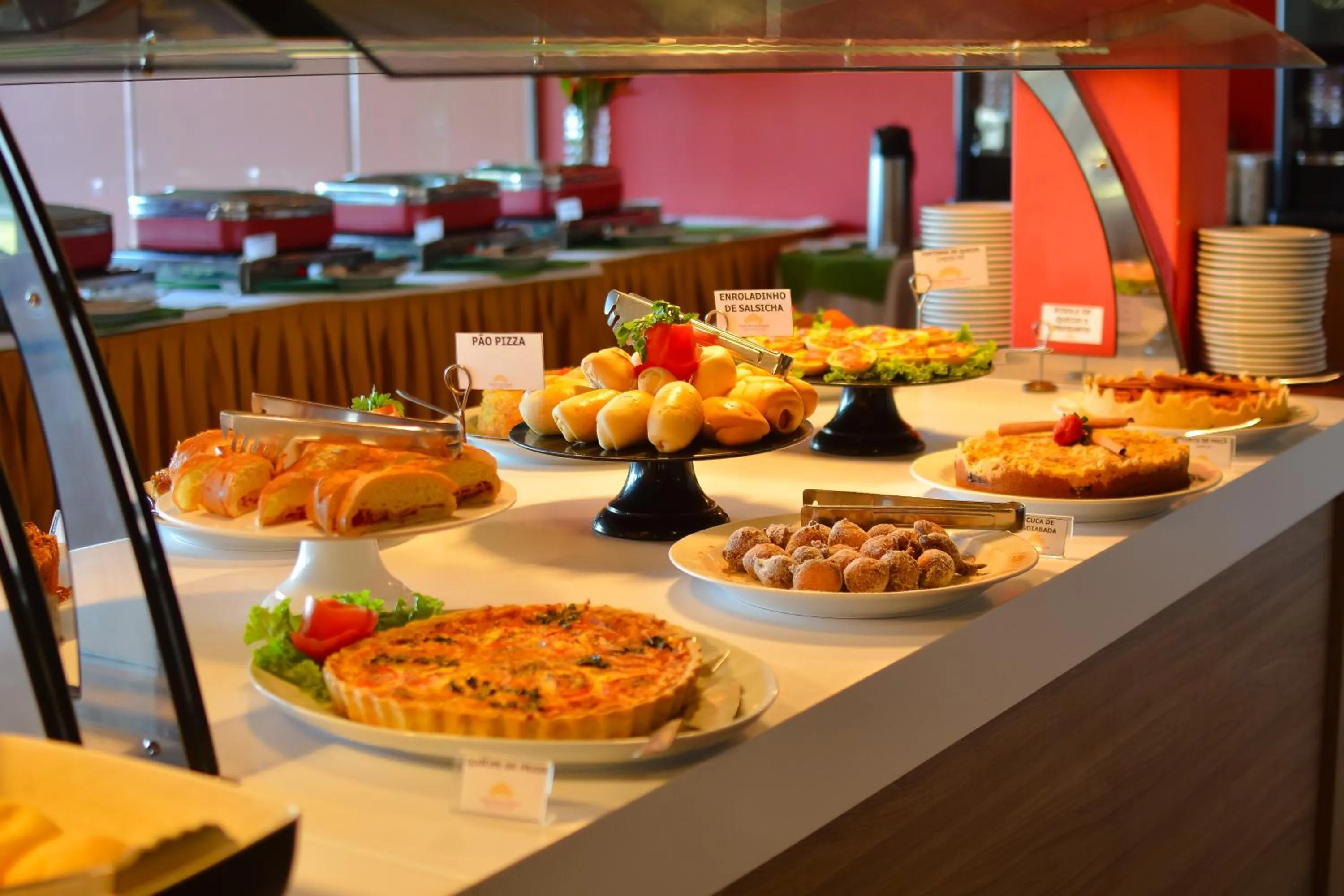 Buffet breakfast in Village Paraíso Tropical