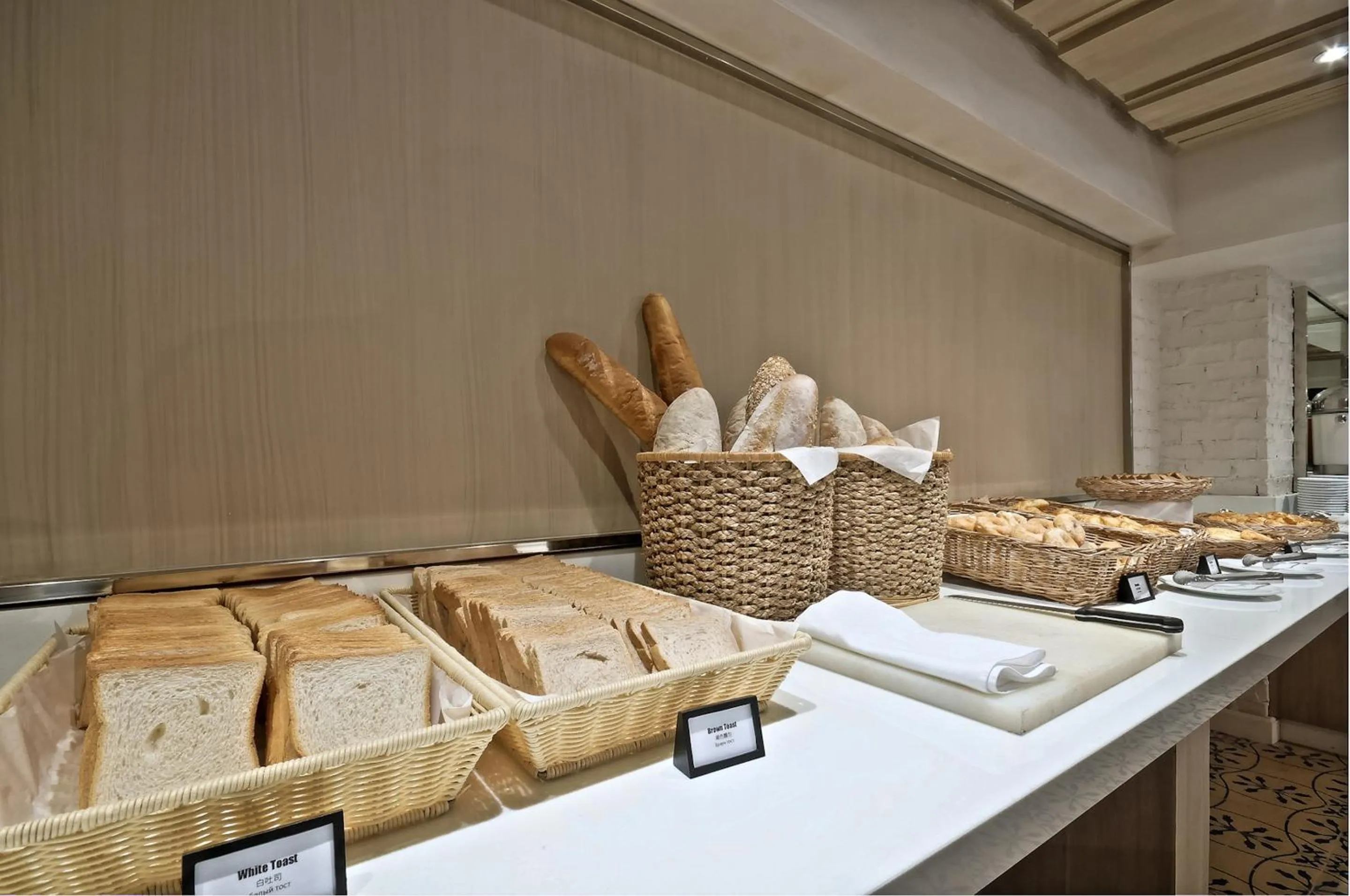 Restaurant/places to eat in Burasari Phuket Resort & Spa