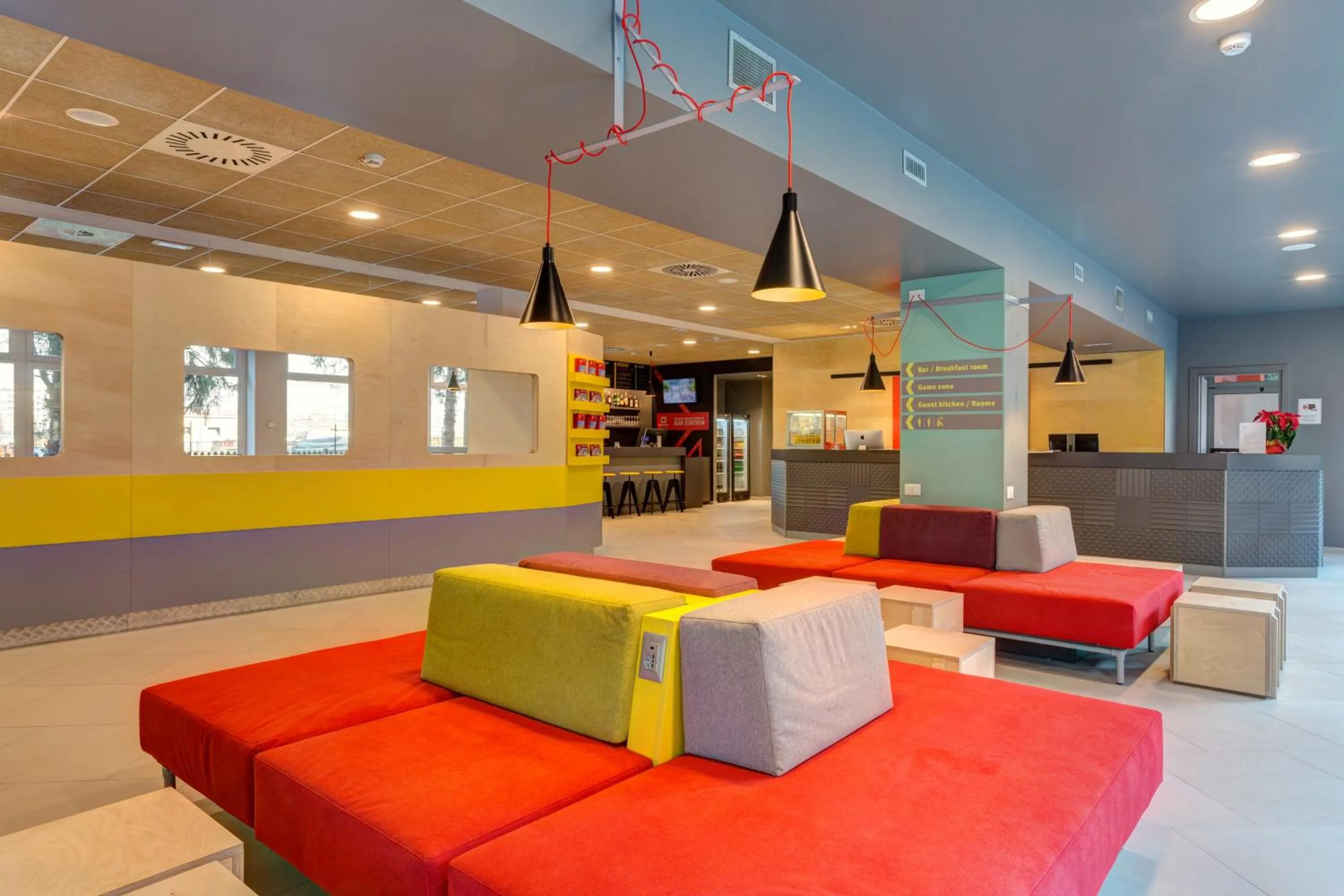 Lobby or reception in MEININGER Milano Garibaldi