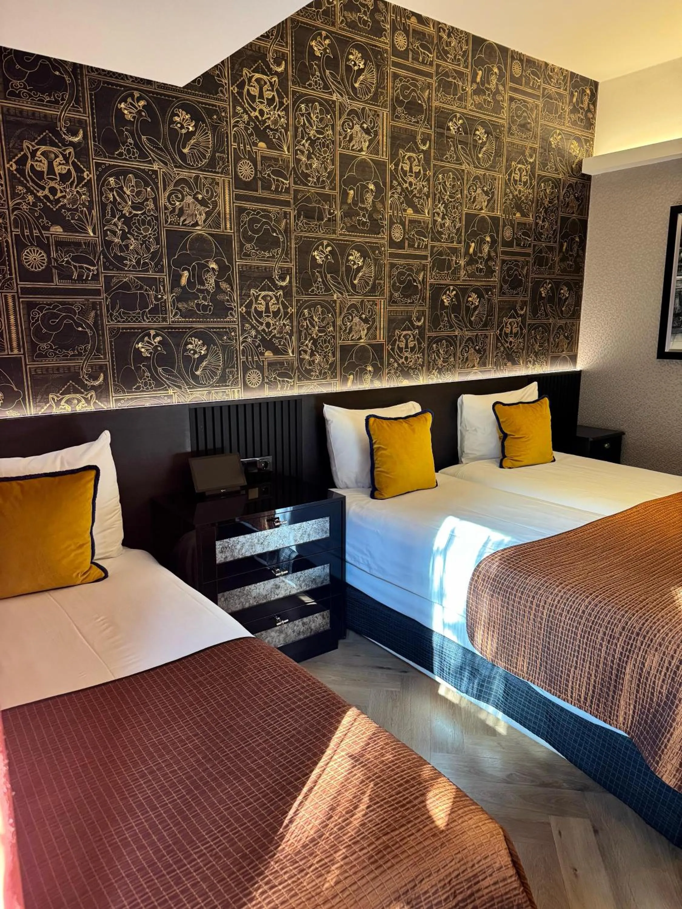 Property building, Bed in Hotel Sebastians