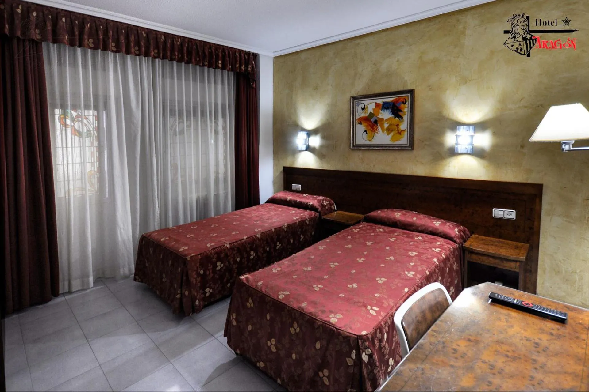 Bed in Hotel Aragón