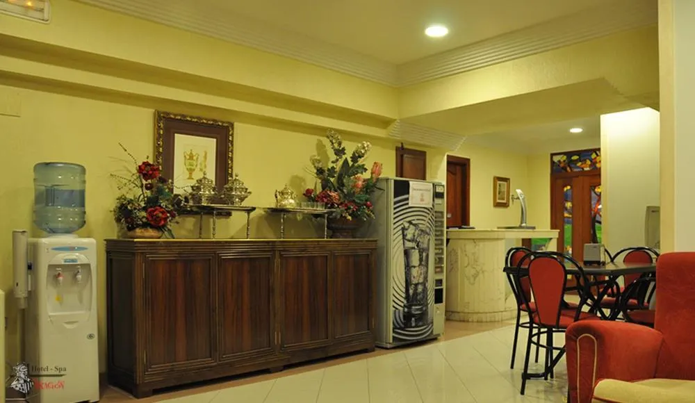 Lounge or bar in Hotel Aragón