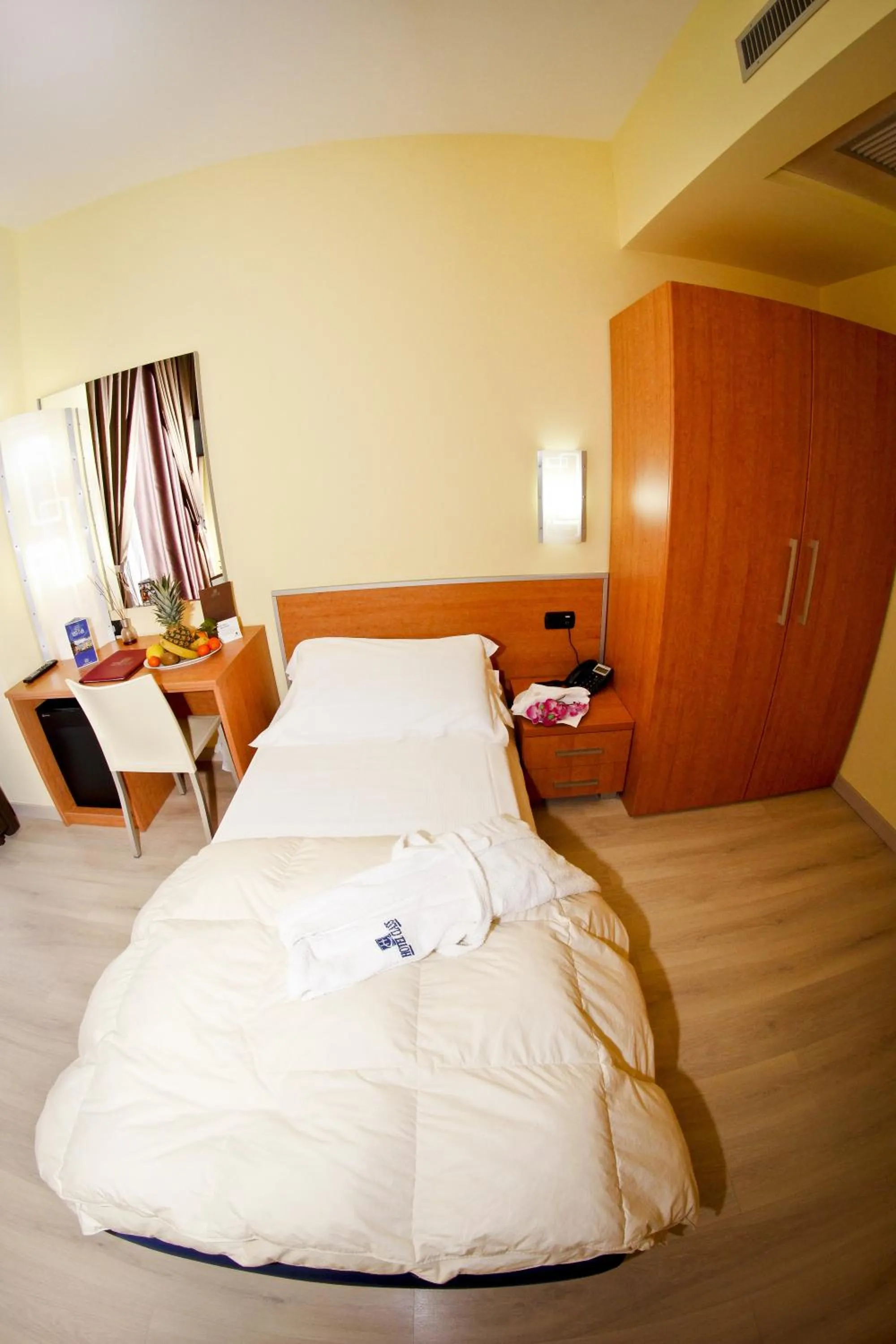 Decorative detail, Bed in Best Western Hotel Class Lamezia