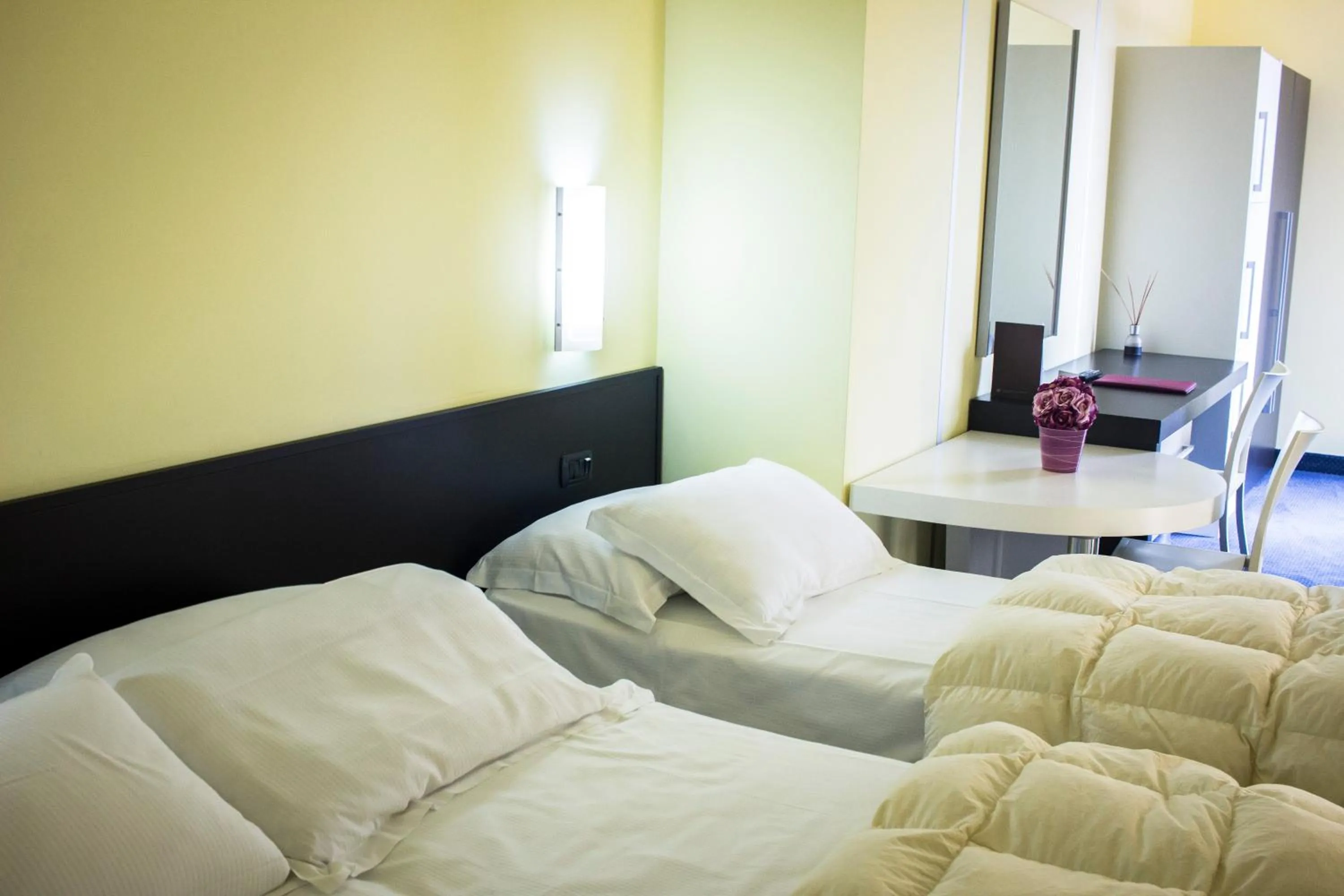 Photo of the whole room, Bed in Best Western Hotel Class Lamezia