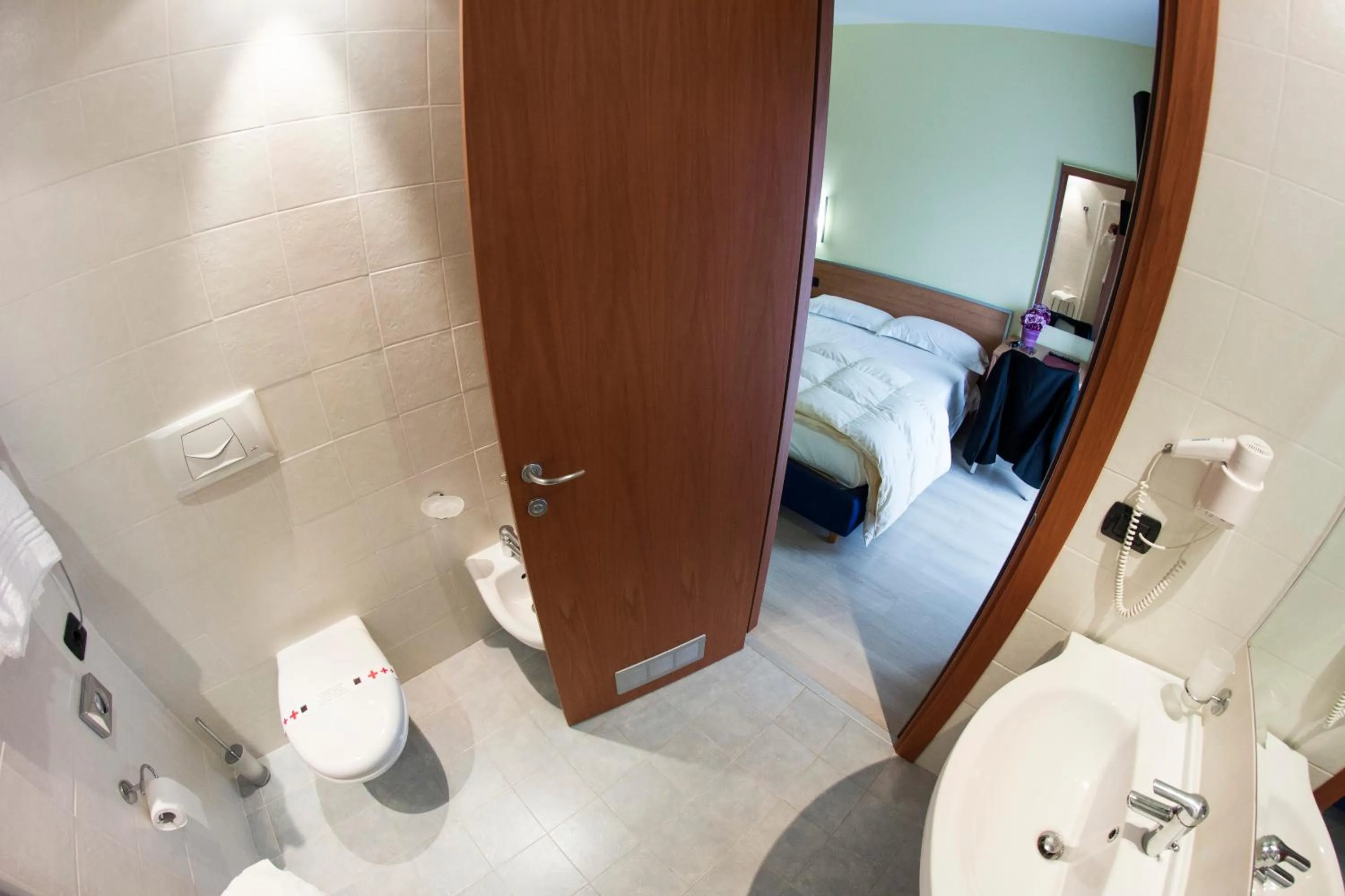 Shower, Bed in Best Western Hotel Class Lamezia