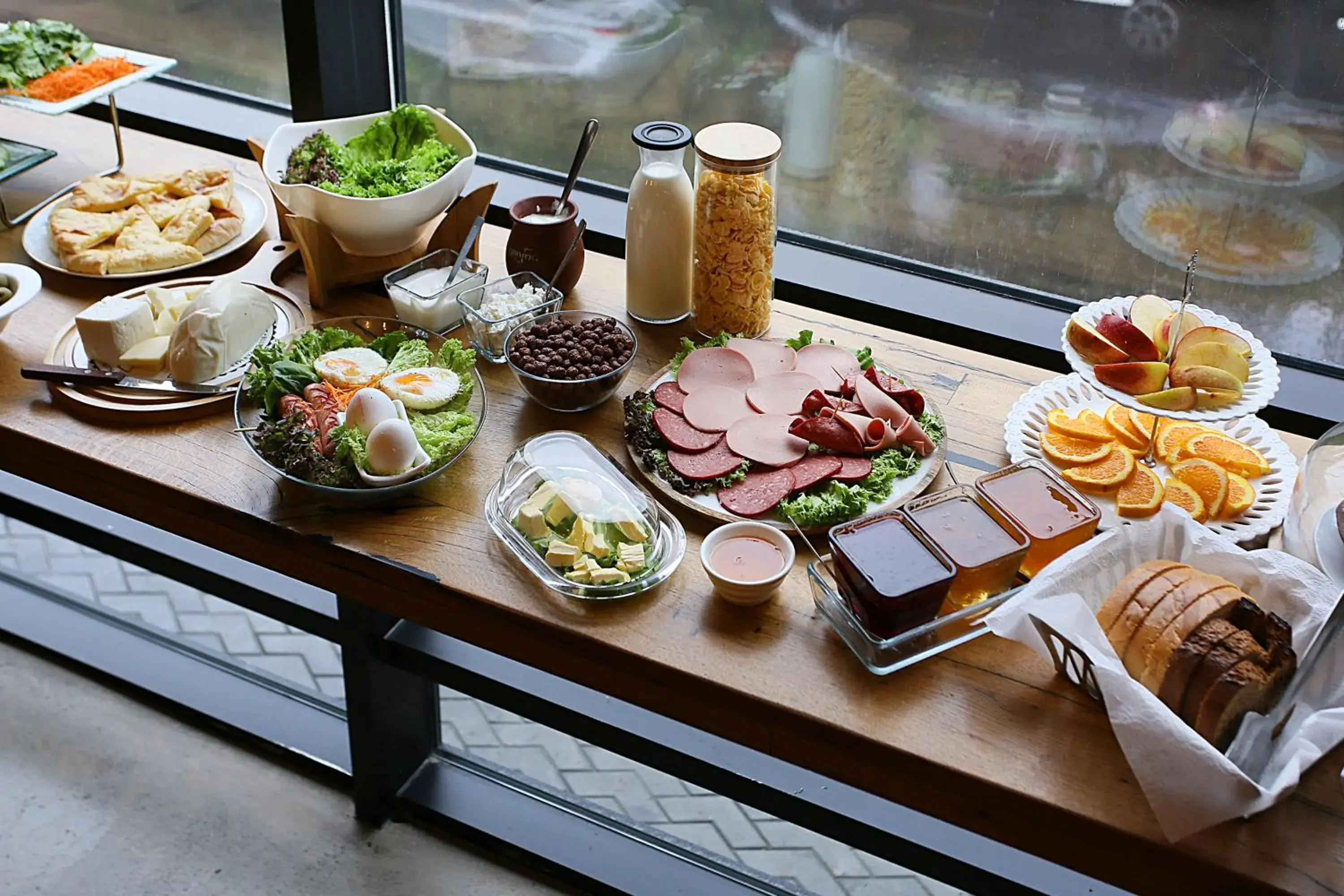 Food and drinks in L.M Club Hotel Food and drinks in L.M Club Hotel