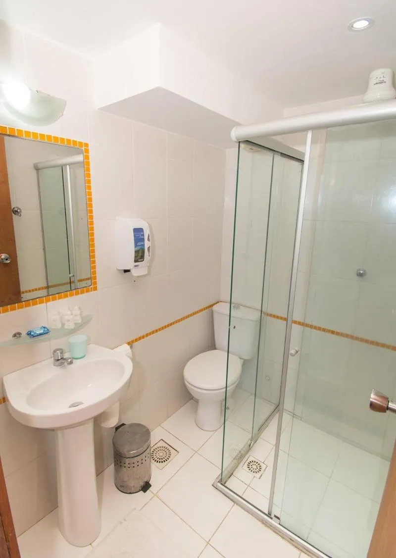 Bathroom in Bamboo Búzios Hostel