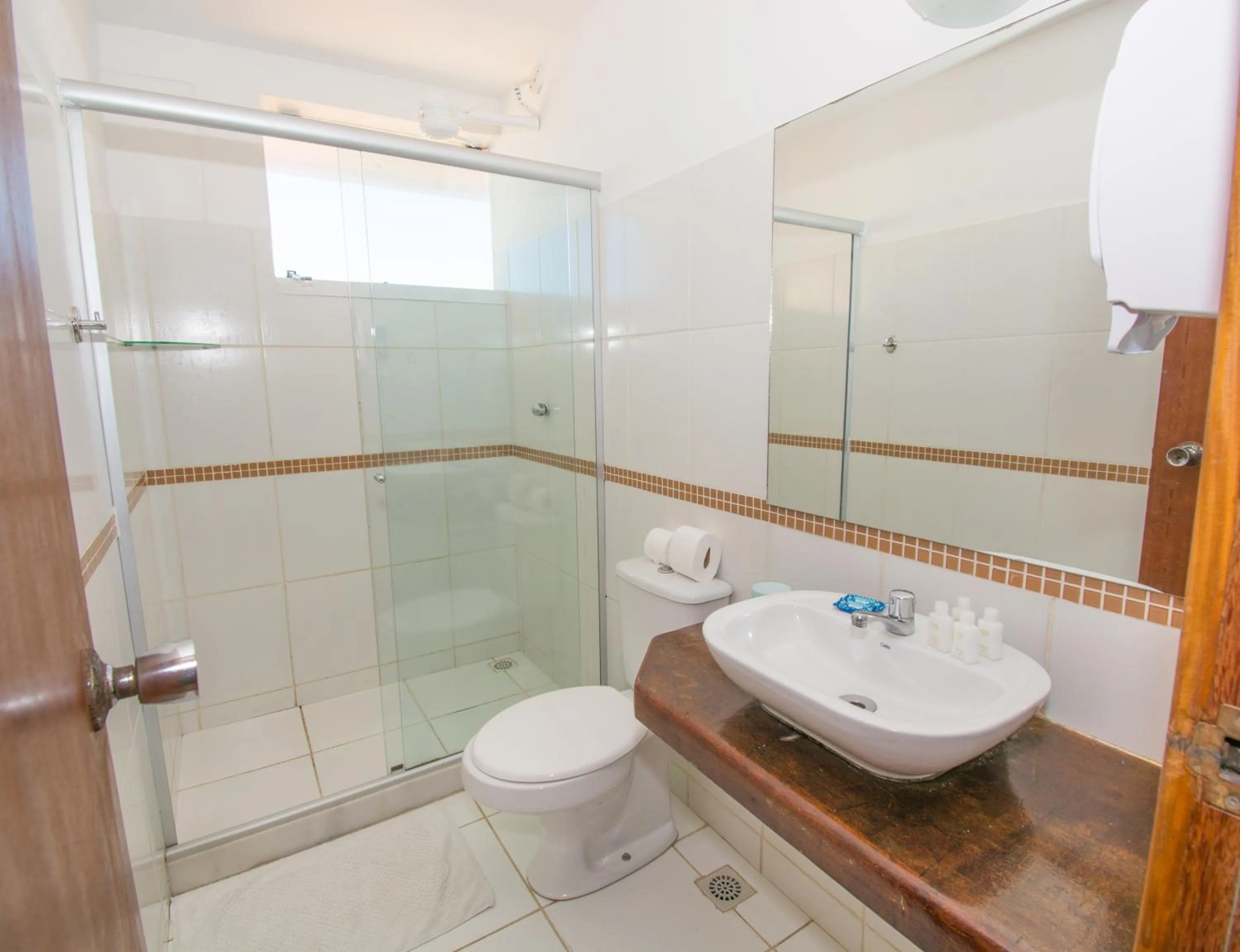 Bathroom in Bamboo Búzios Hostel