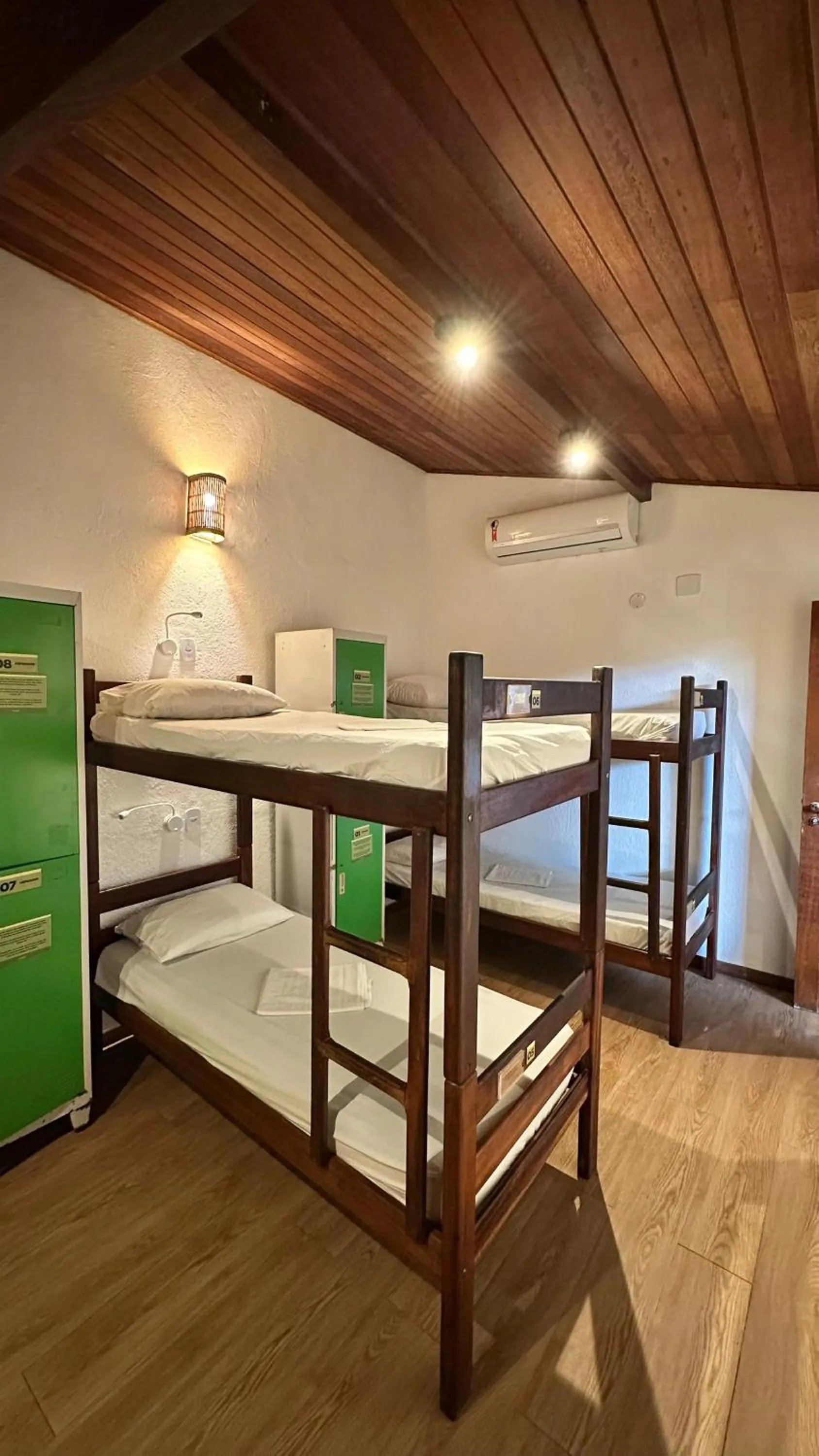 Bed in Bamboo Búzios Hostel