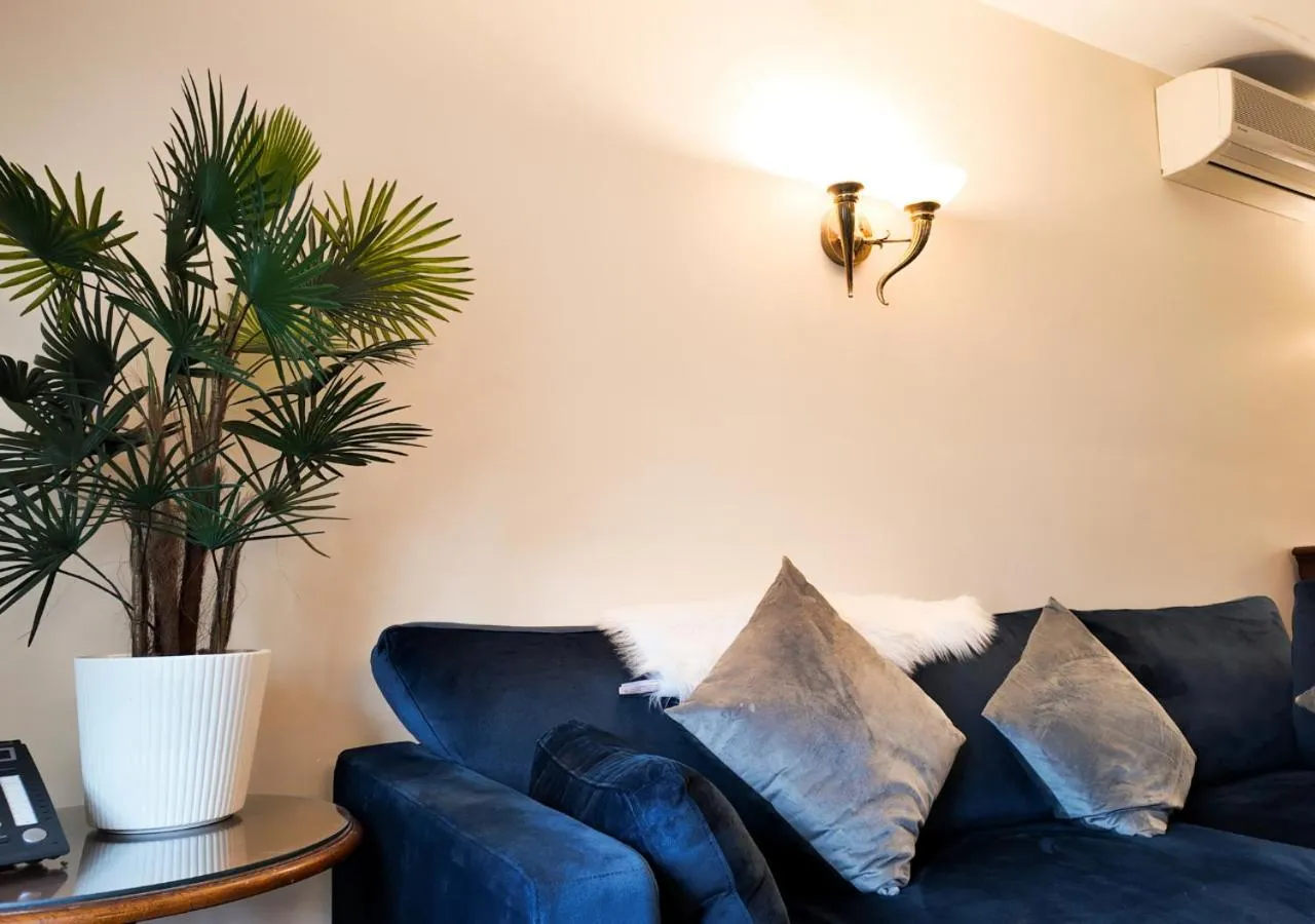 Lounge or bar in Santo's Higham Farm Hotel