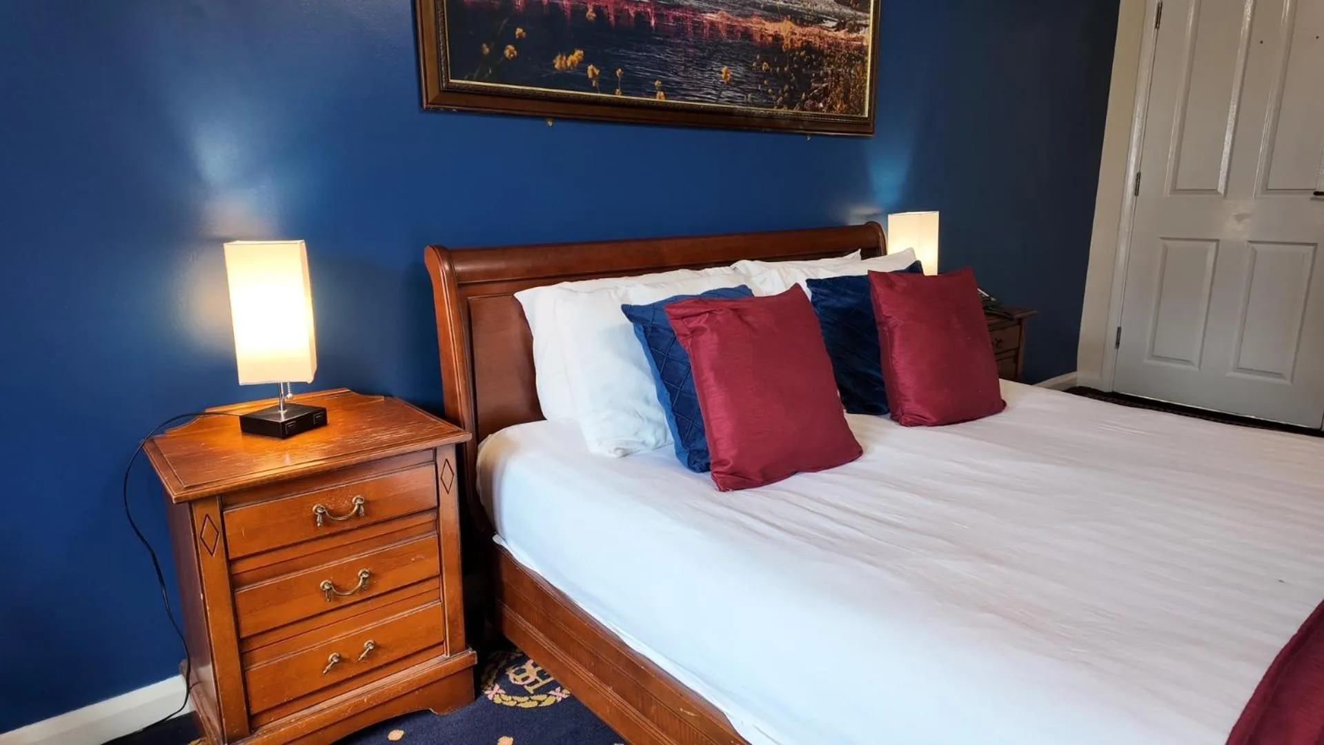 Bed in Santo's Higham Farm Hotel