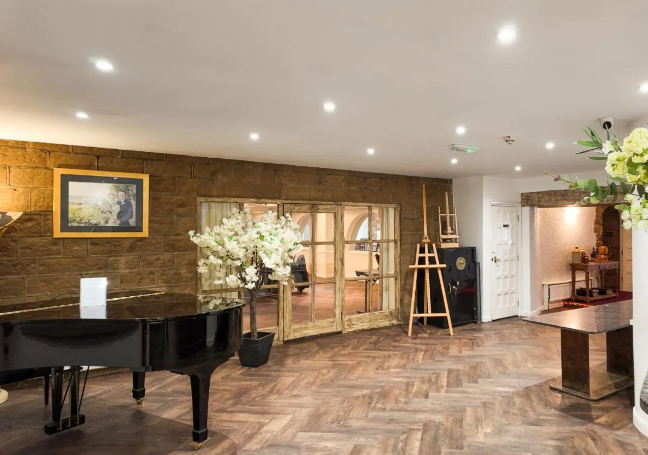 Lobby or reception in Santo's Higham Farm Hotel