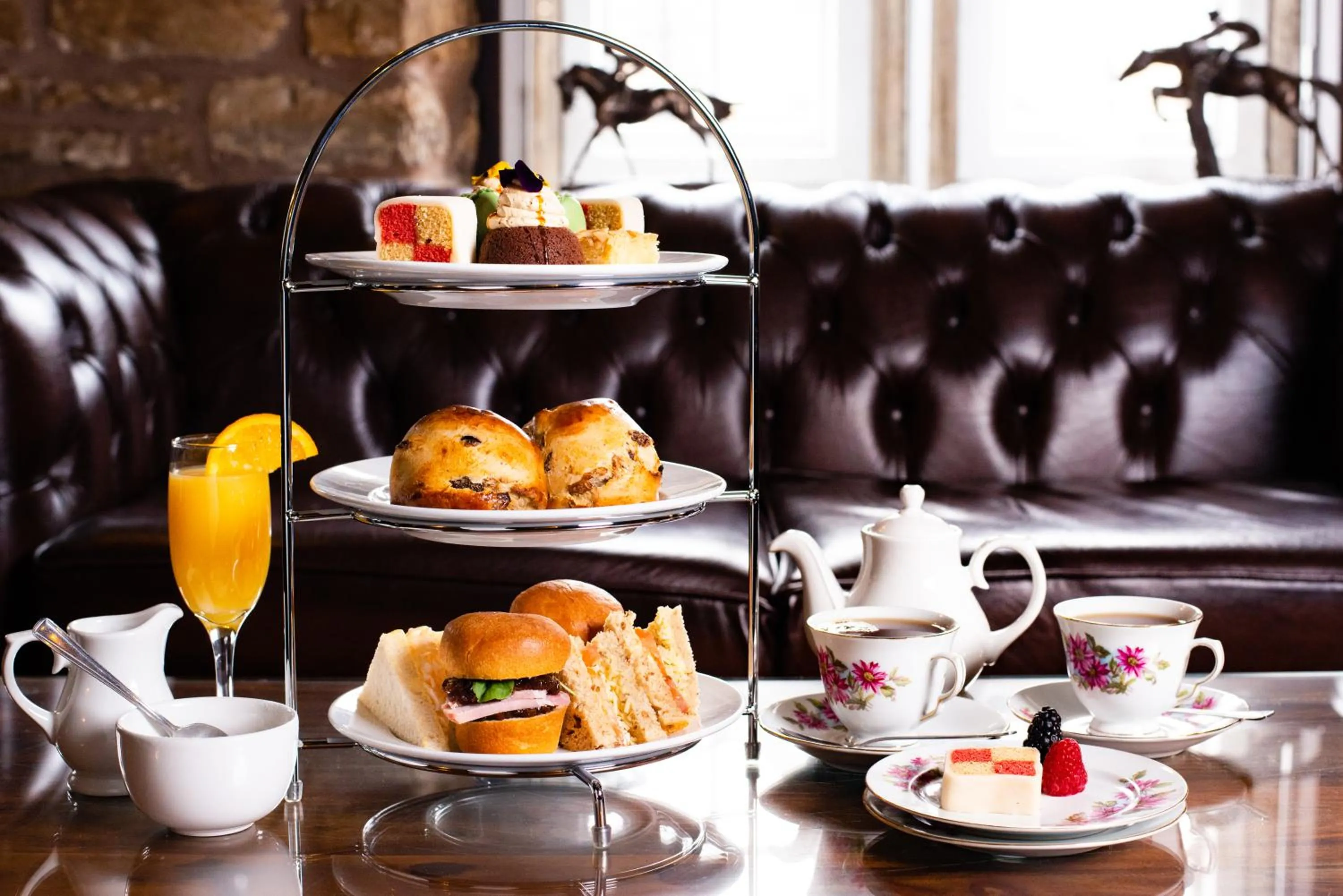 Food and drinks in Santo's Higham Farm Hotel