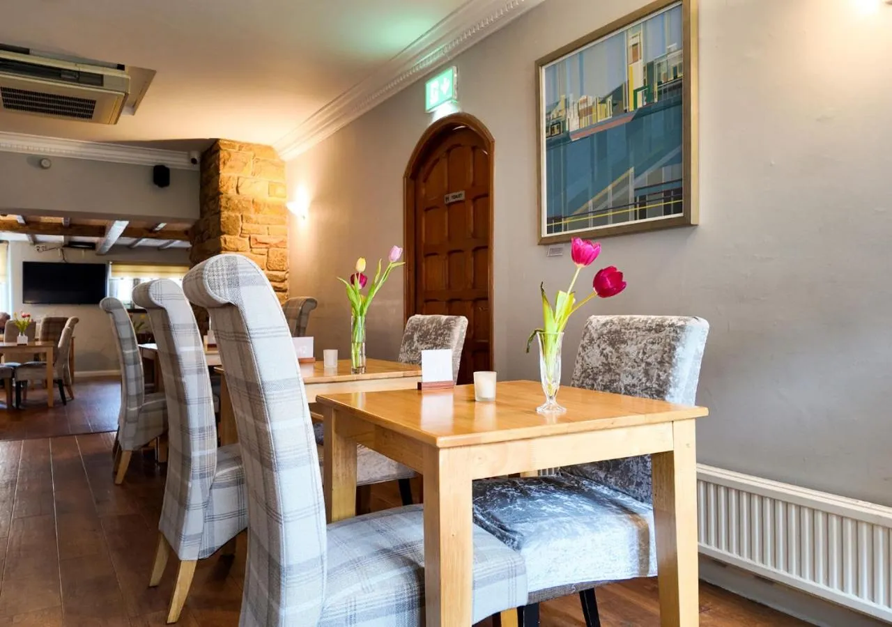 Lounge or bar in Santo's Higham Farm Hotel