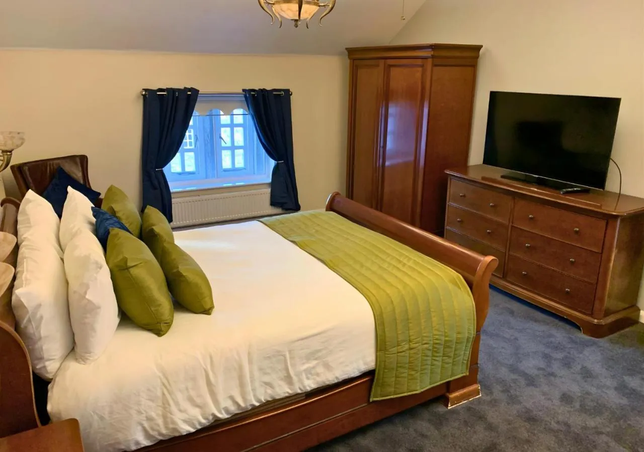 Bedroom, Bed in Santo's Higham Farm Hotel