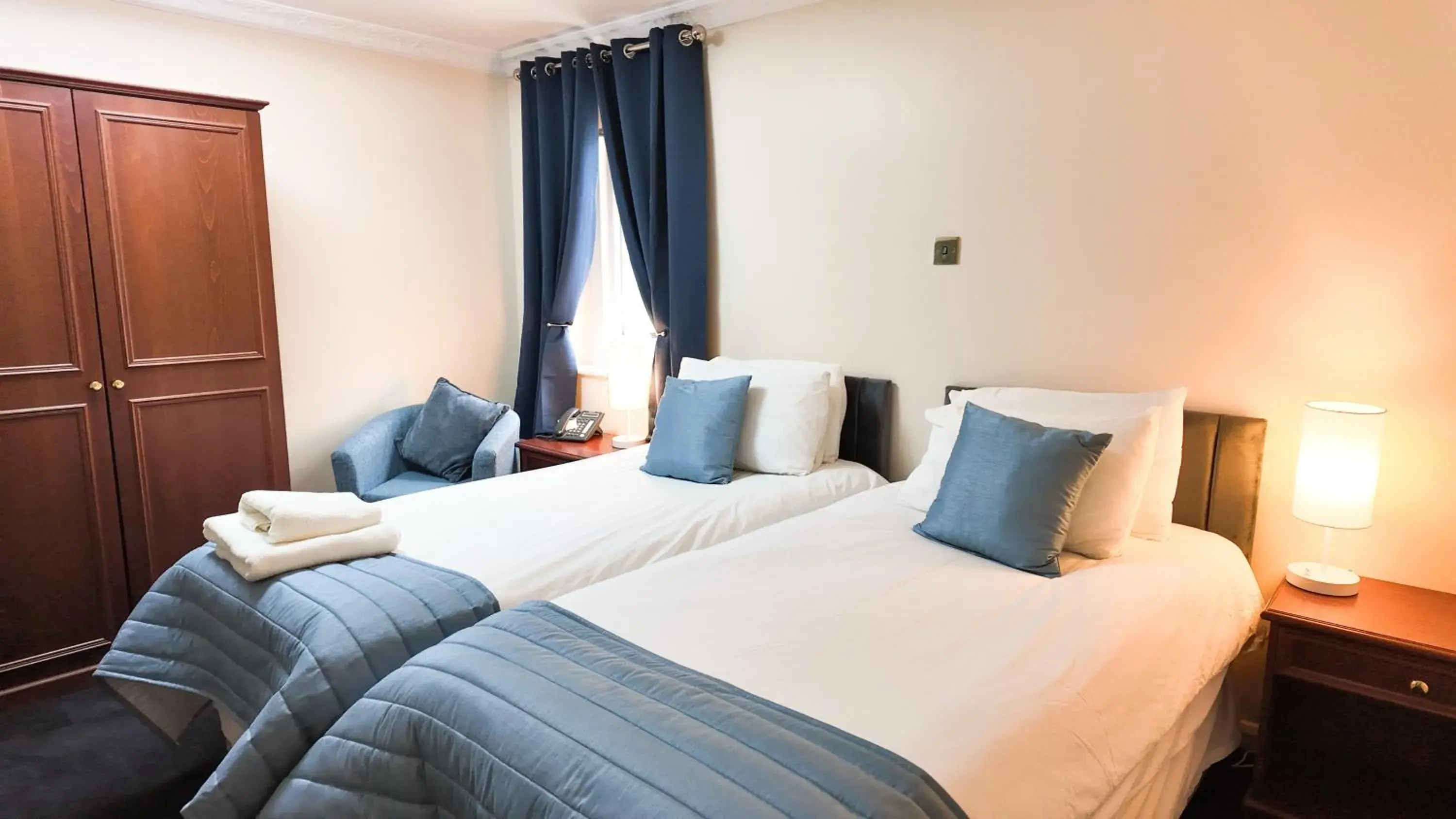 Twin Room - single occupancy in Santo's Higham Farm Hotel Twin Room - single occupancy in Santo's Higham Farm Hotel