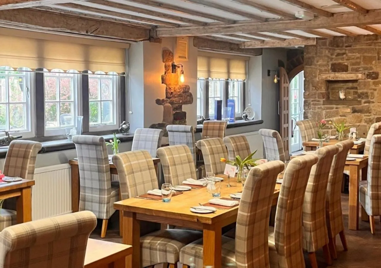 Restaurant/places to eat in Santo's Higham Farm Hotel