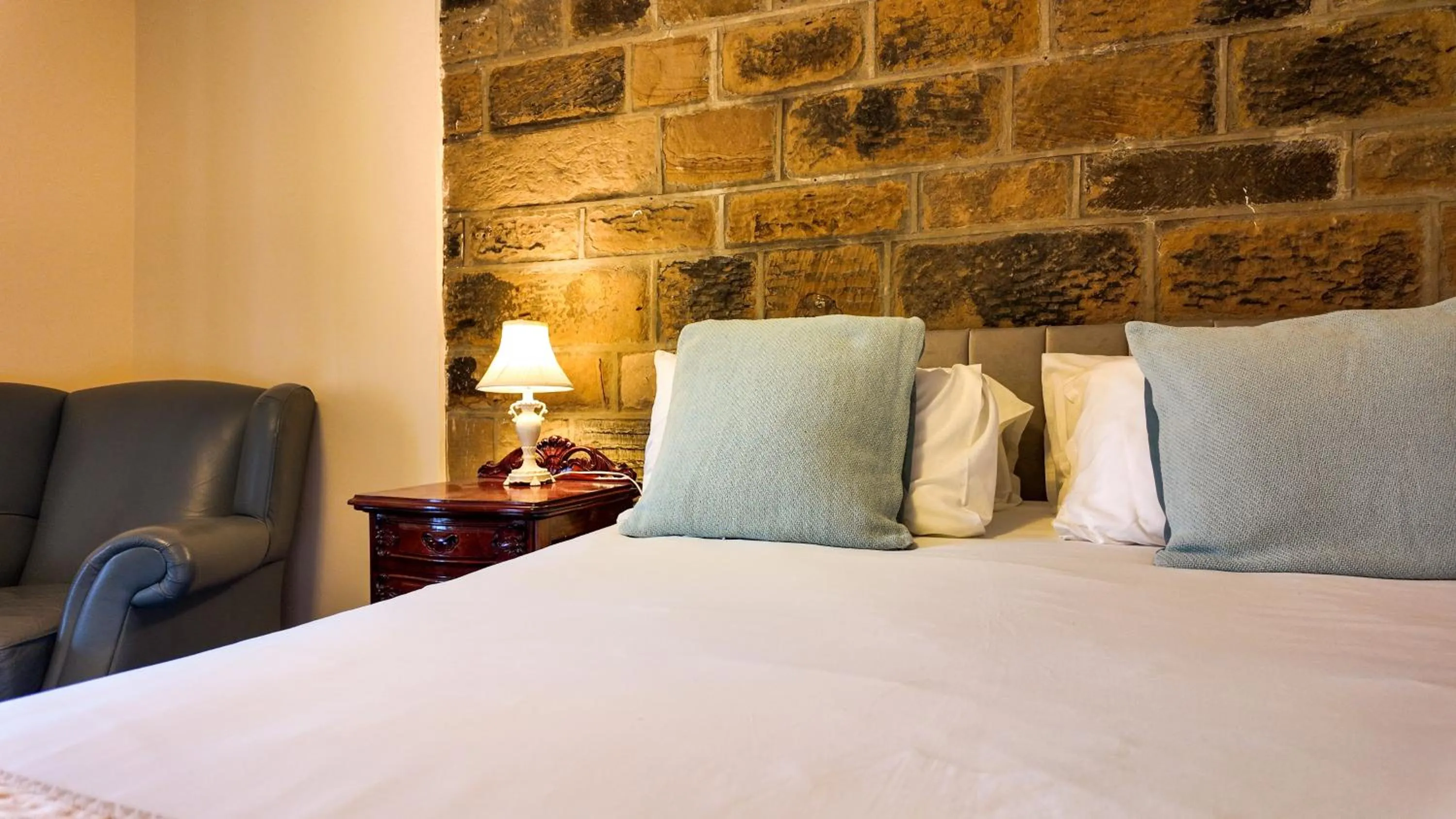 Bed in Santo's Higham Farm Hotel