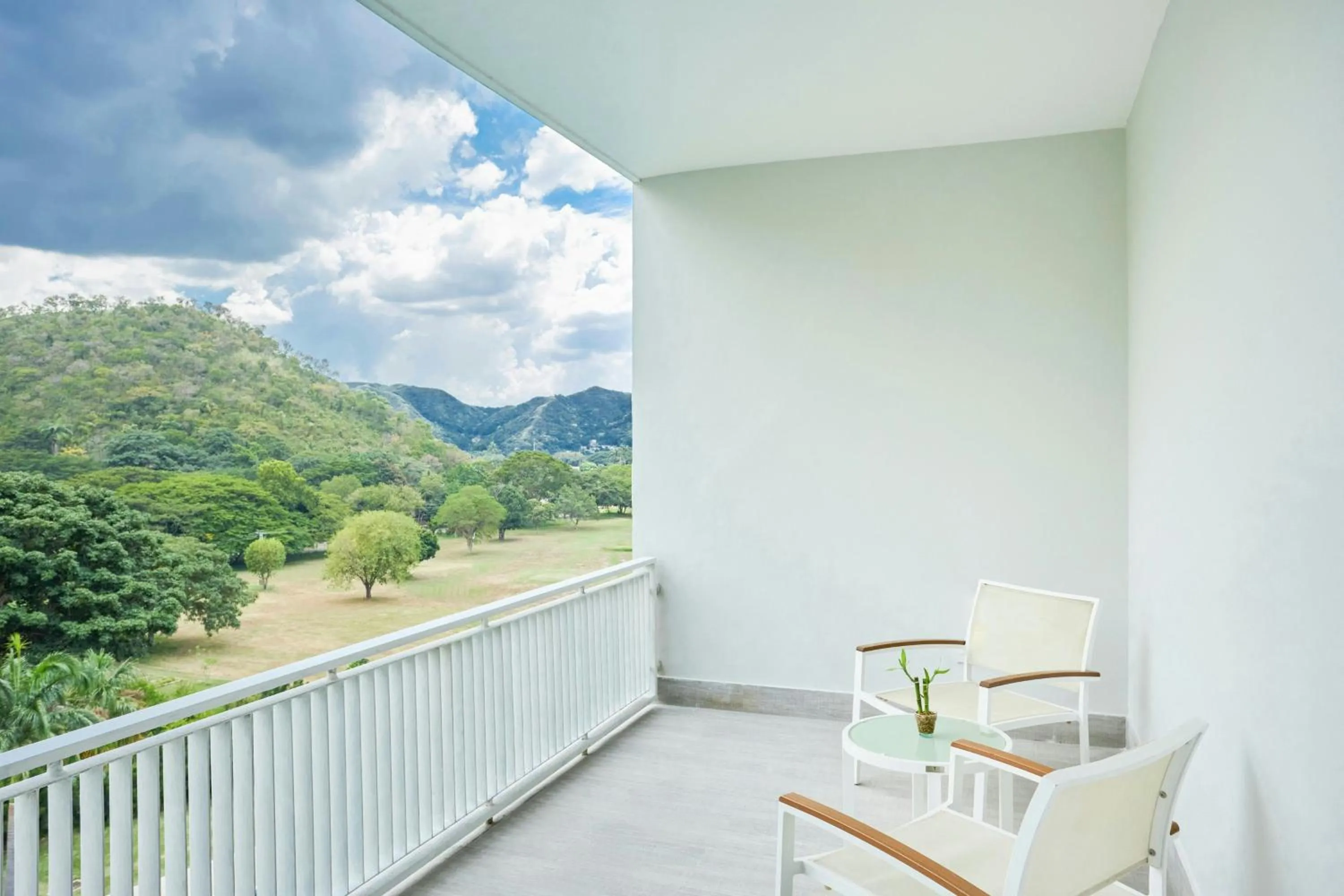 Photo of the whole room in Marriott Maracay Golf Resort