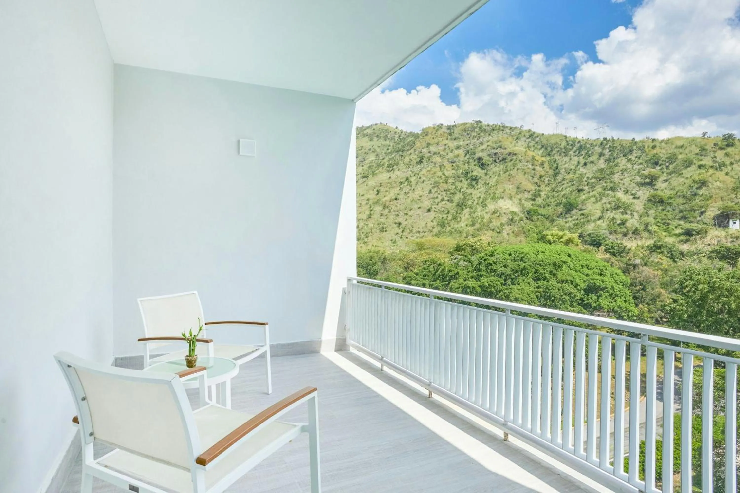 Photo of the whole room in Marriott Maracay Golf Resort