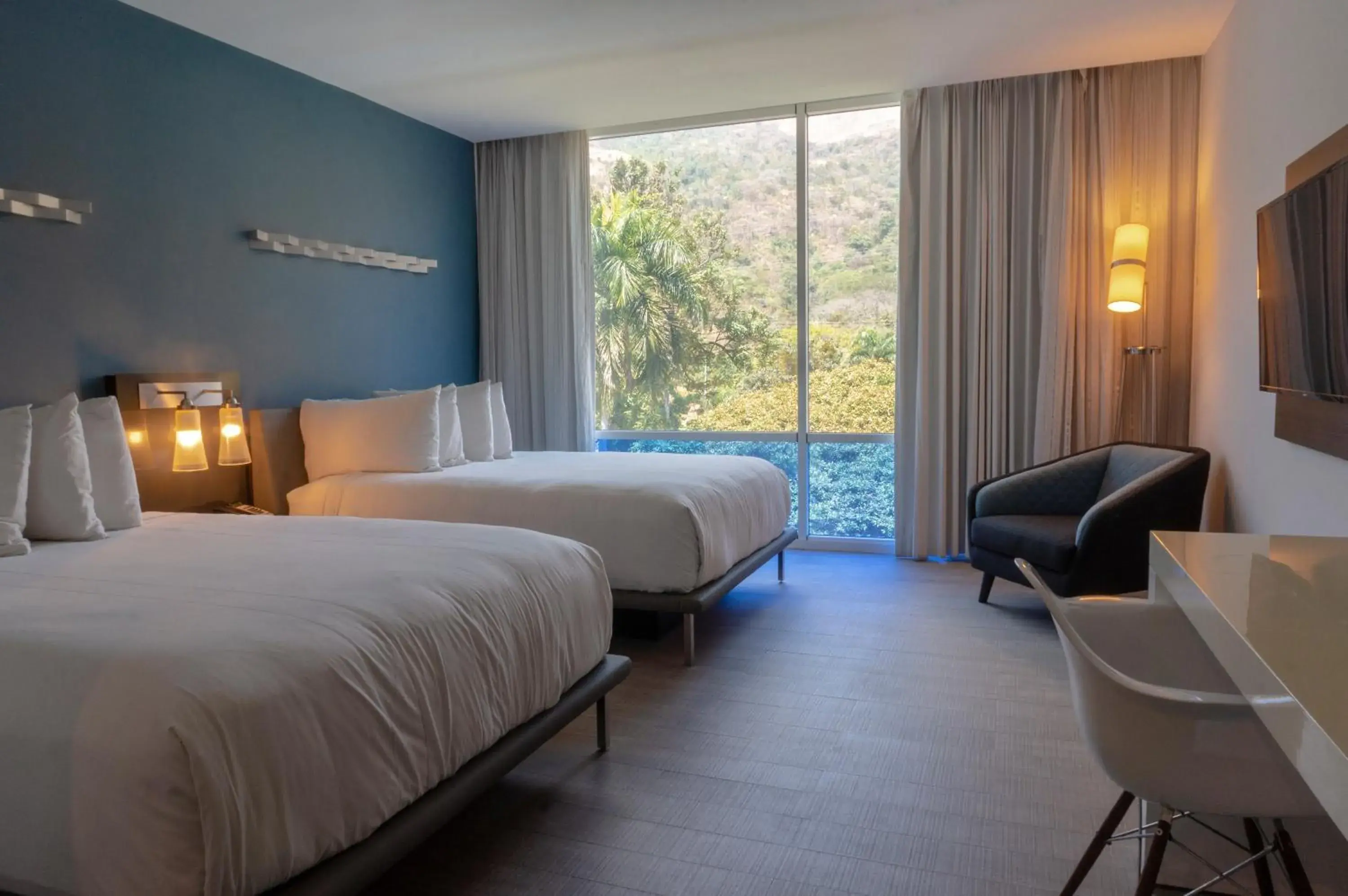 Standard Double room with 2 Double Beds and Park View in Marriott Maracay Golf Resort Standard Double room with 2 Double Beds and Park View in Marriott Maracay Golf Resort