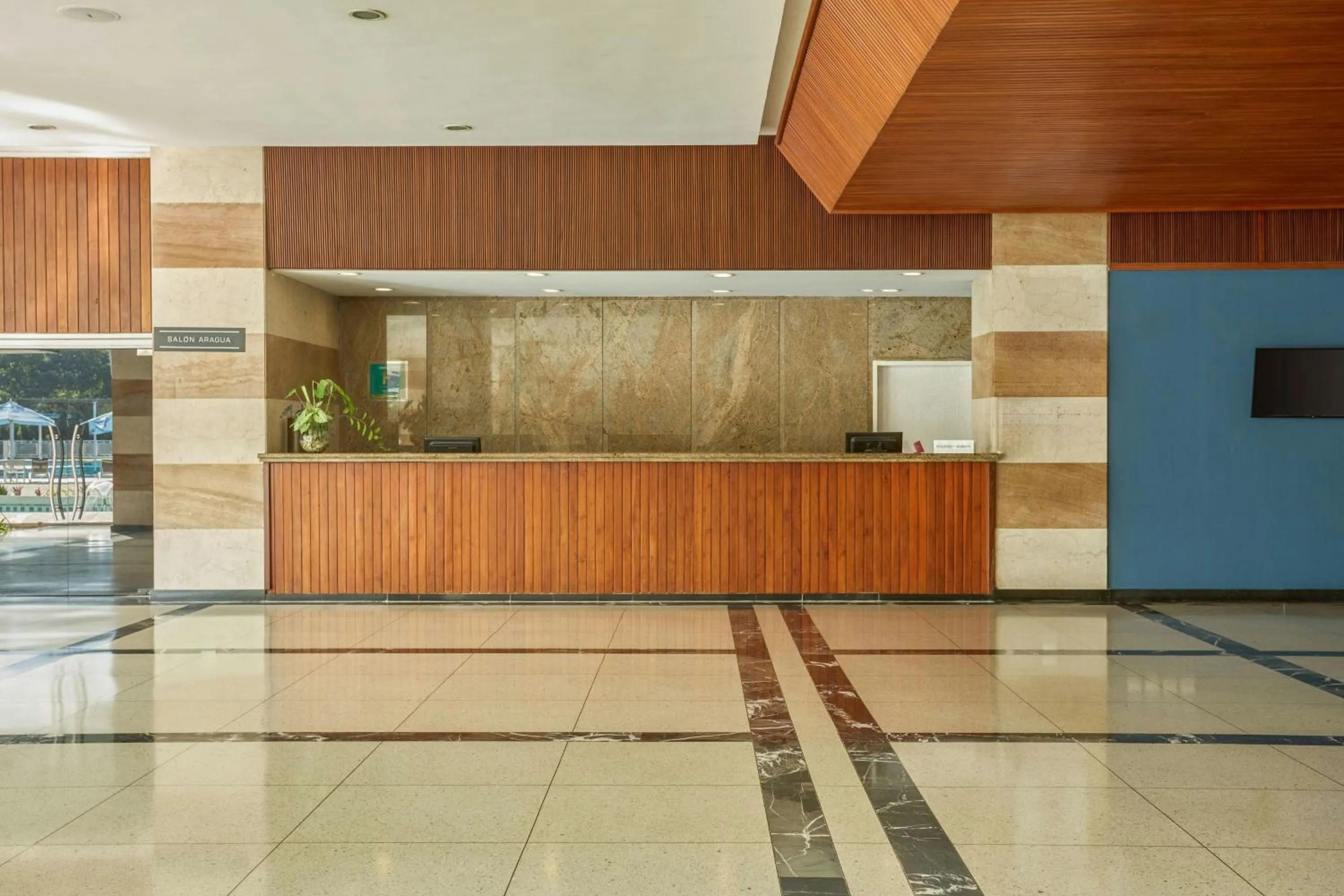 Lobby or reception in Marriott Maracay Golf Resort