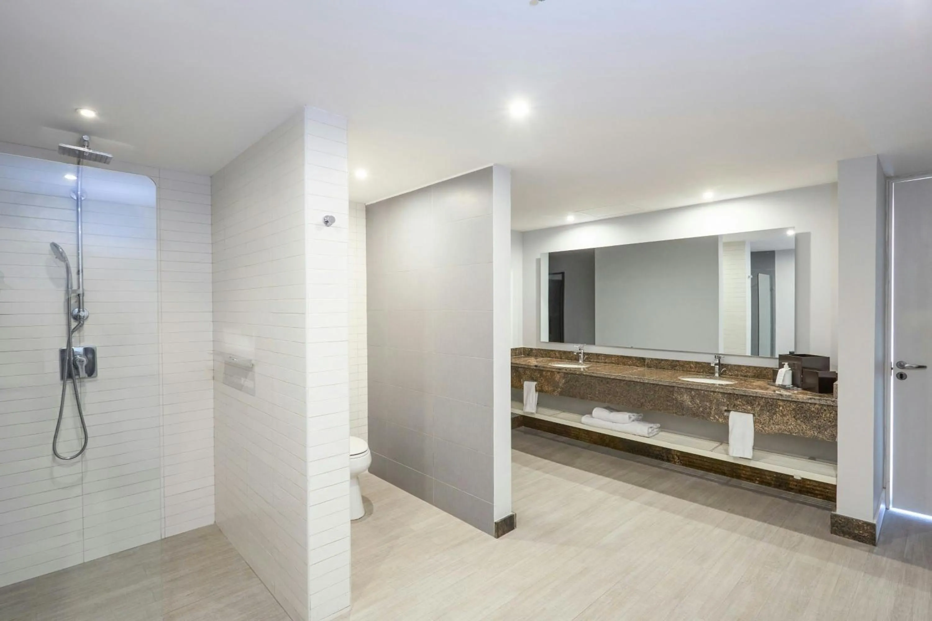 Bathroom in Marriott Maracay Golf Resort