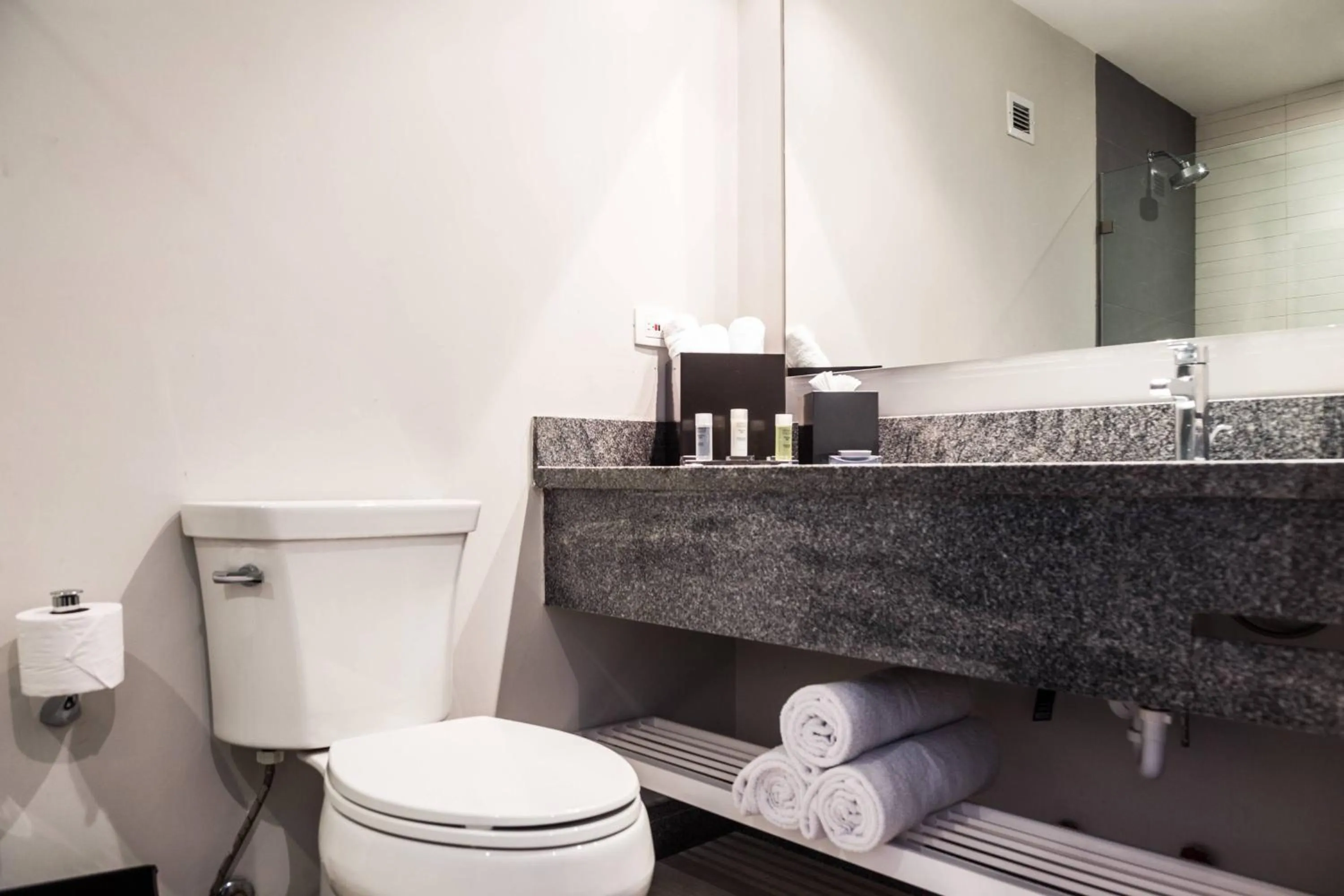 Bathroom in Marriott Maracay Golf Resort