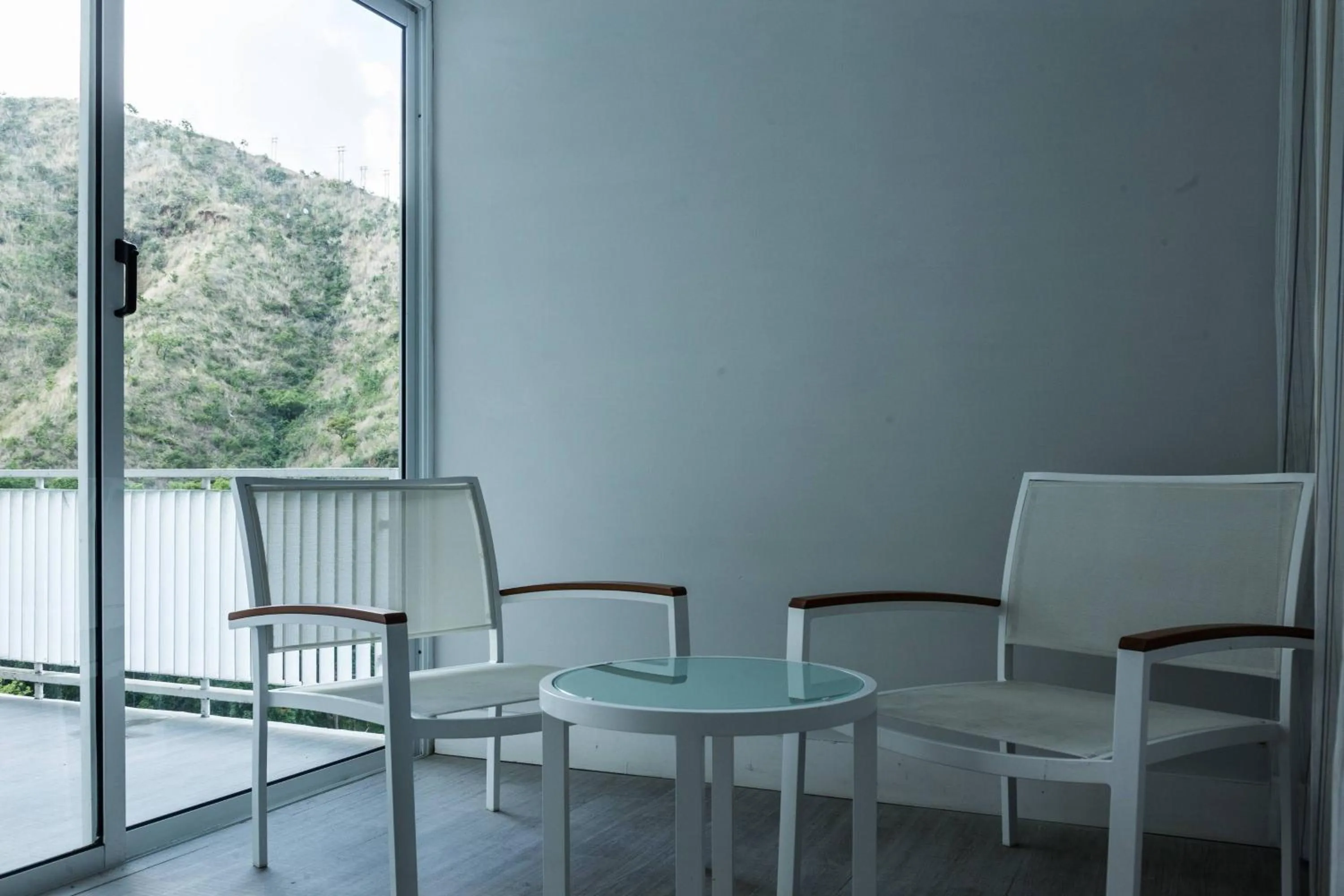 Photo of the whole room in Marriott Maracay Golf Resort