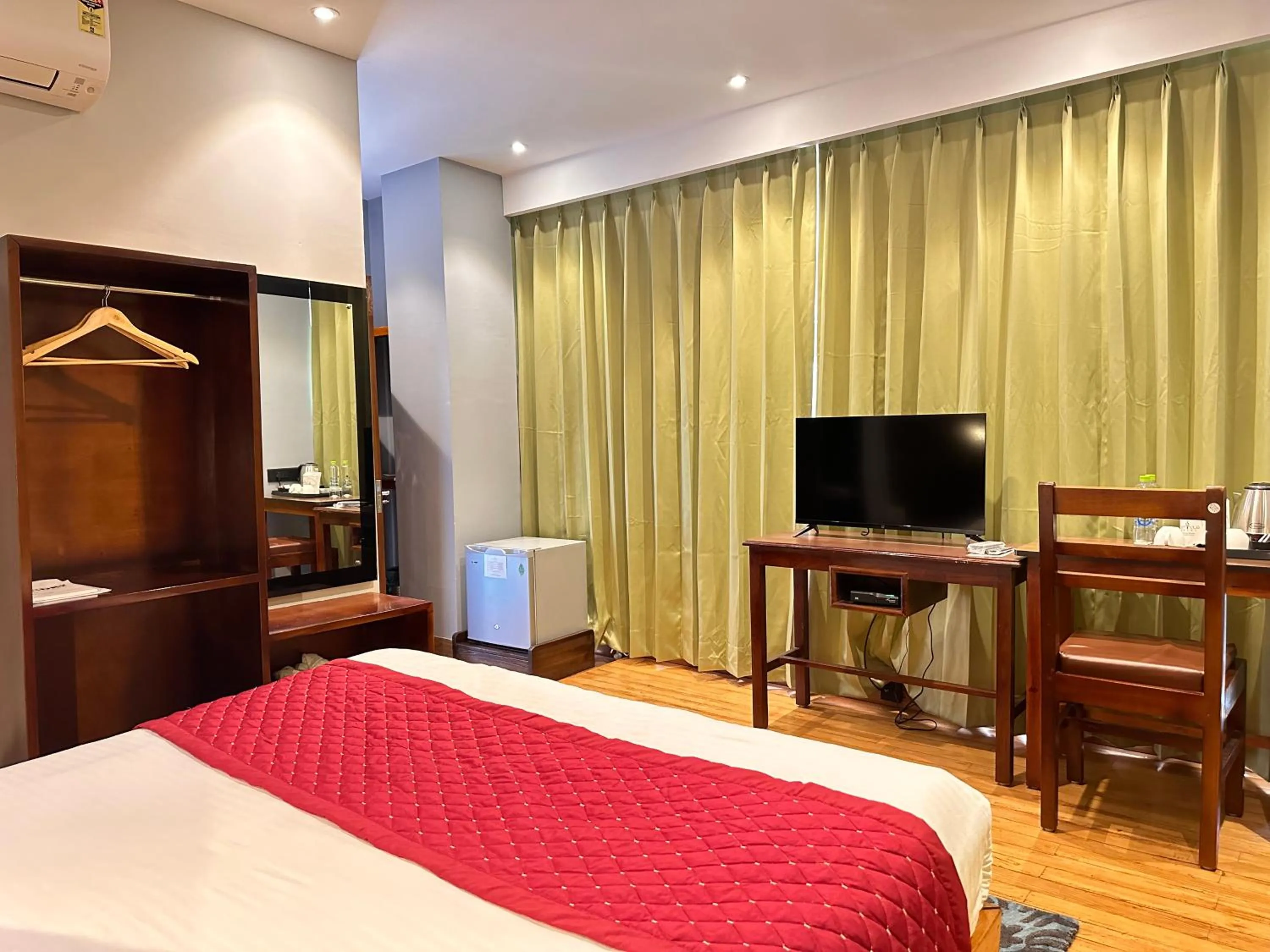 oven, Bed in NUMINOUS HOTEL