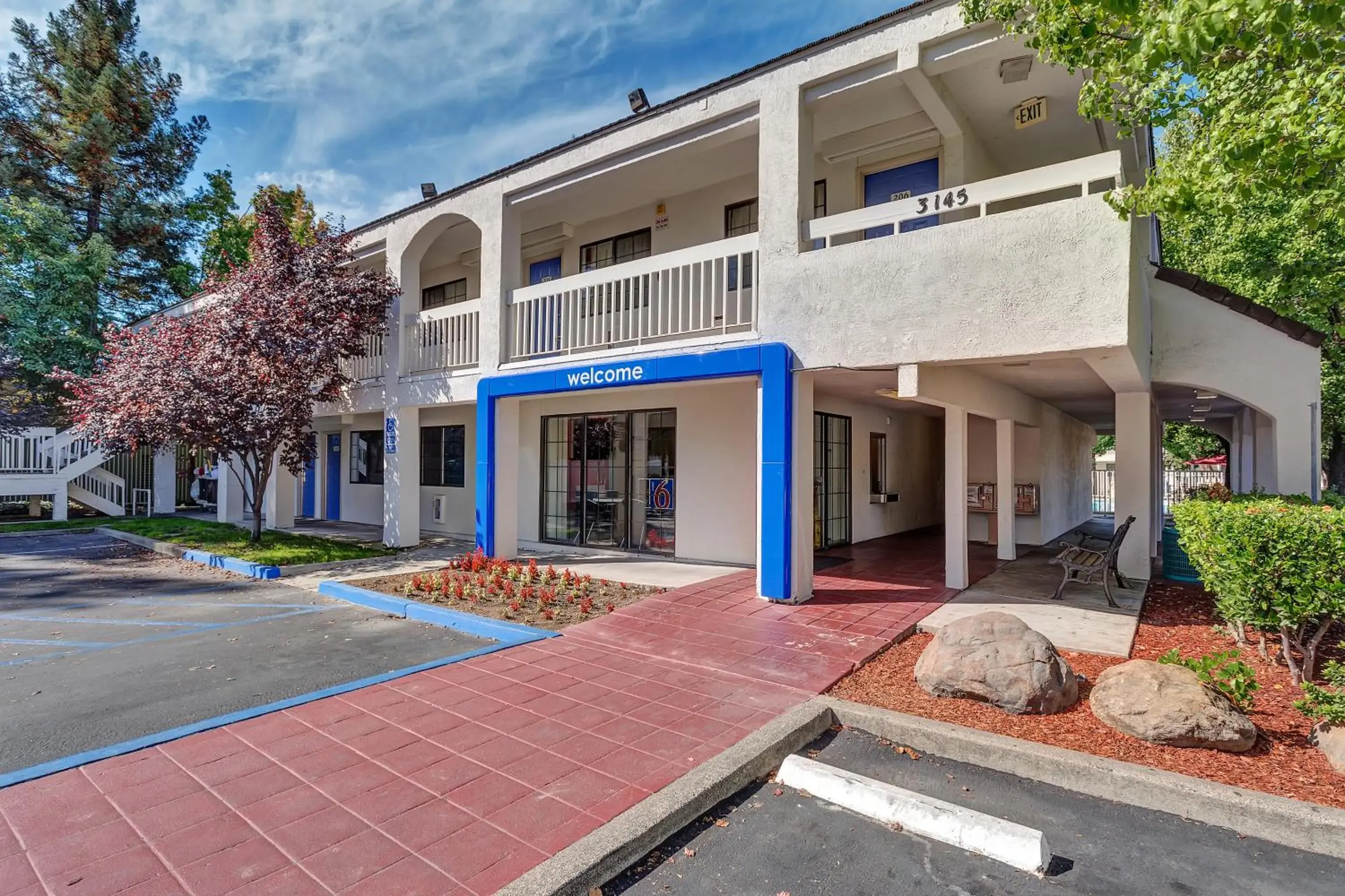 Facade/entrance, Property Building in Motel 6-Santa Rosa, CA - North