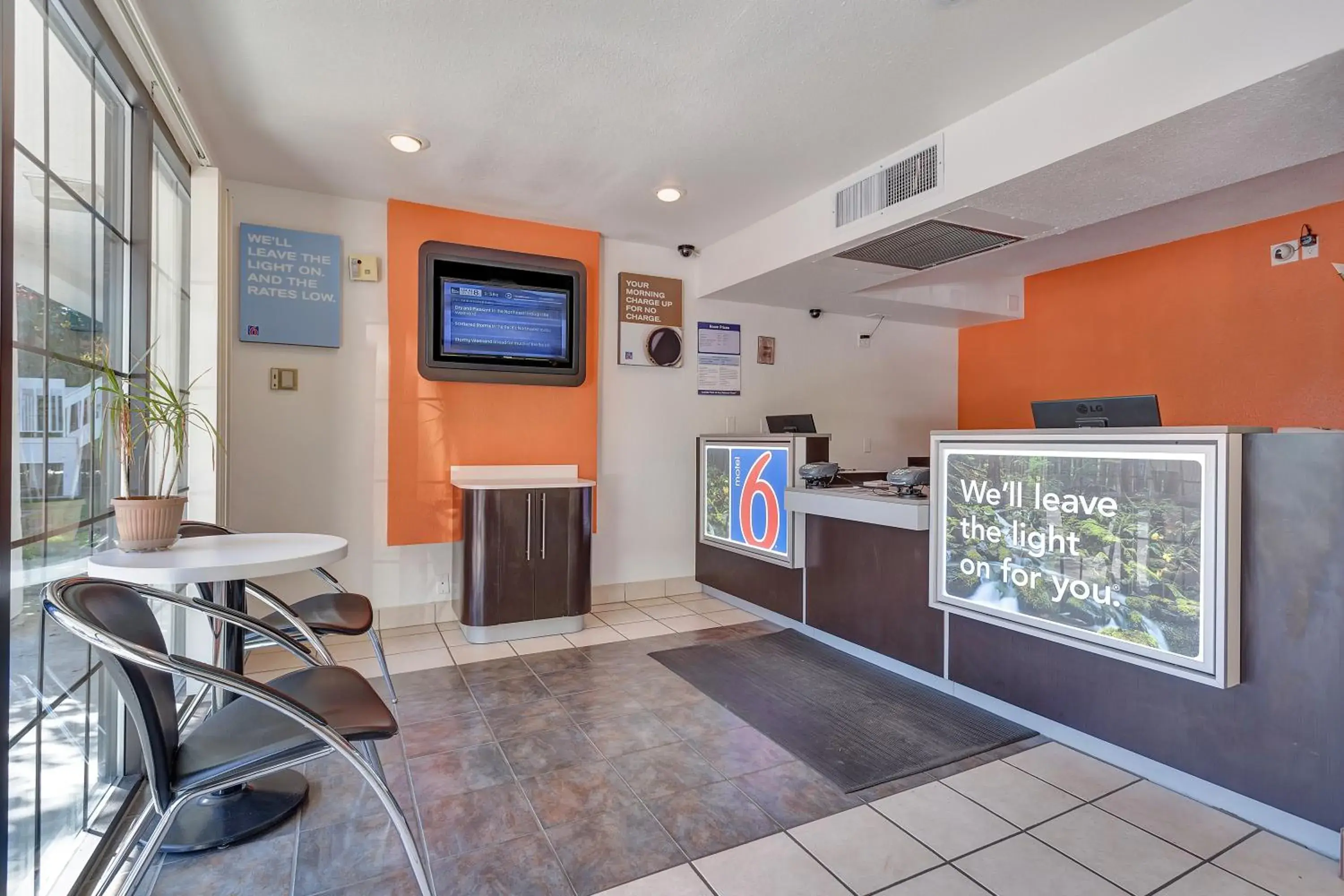 Lobby or reception in Motel 6-Santa Rosa, CA - North